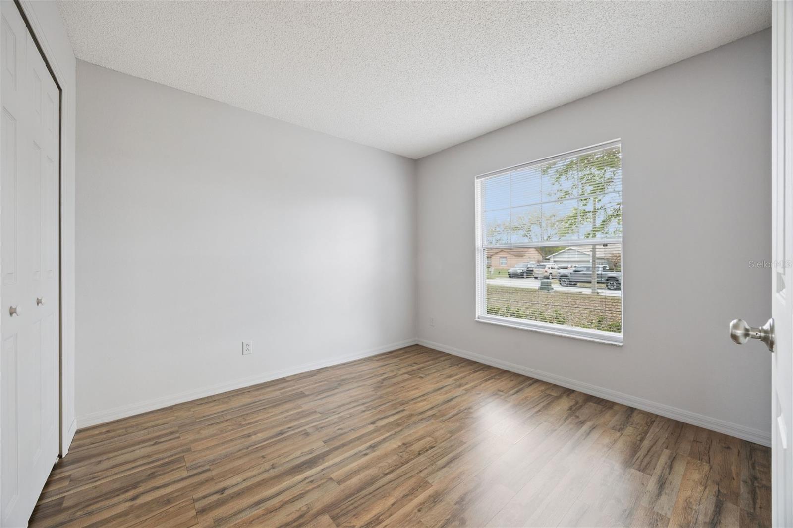 Image 23 of 43 For 11614 Roper Boulevard