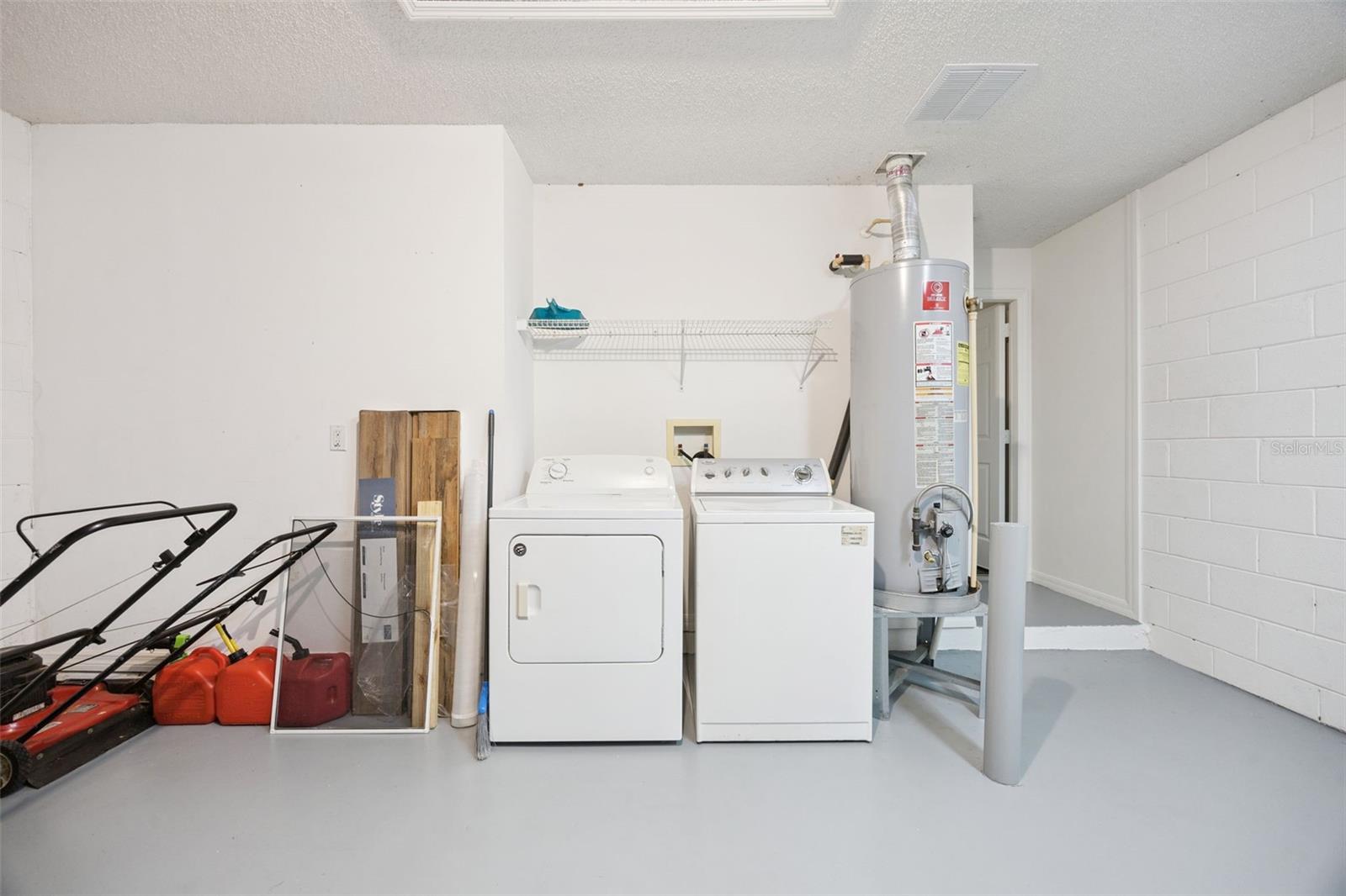 Image 25 of 43 For 11614 Roper Boulevard