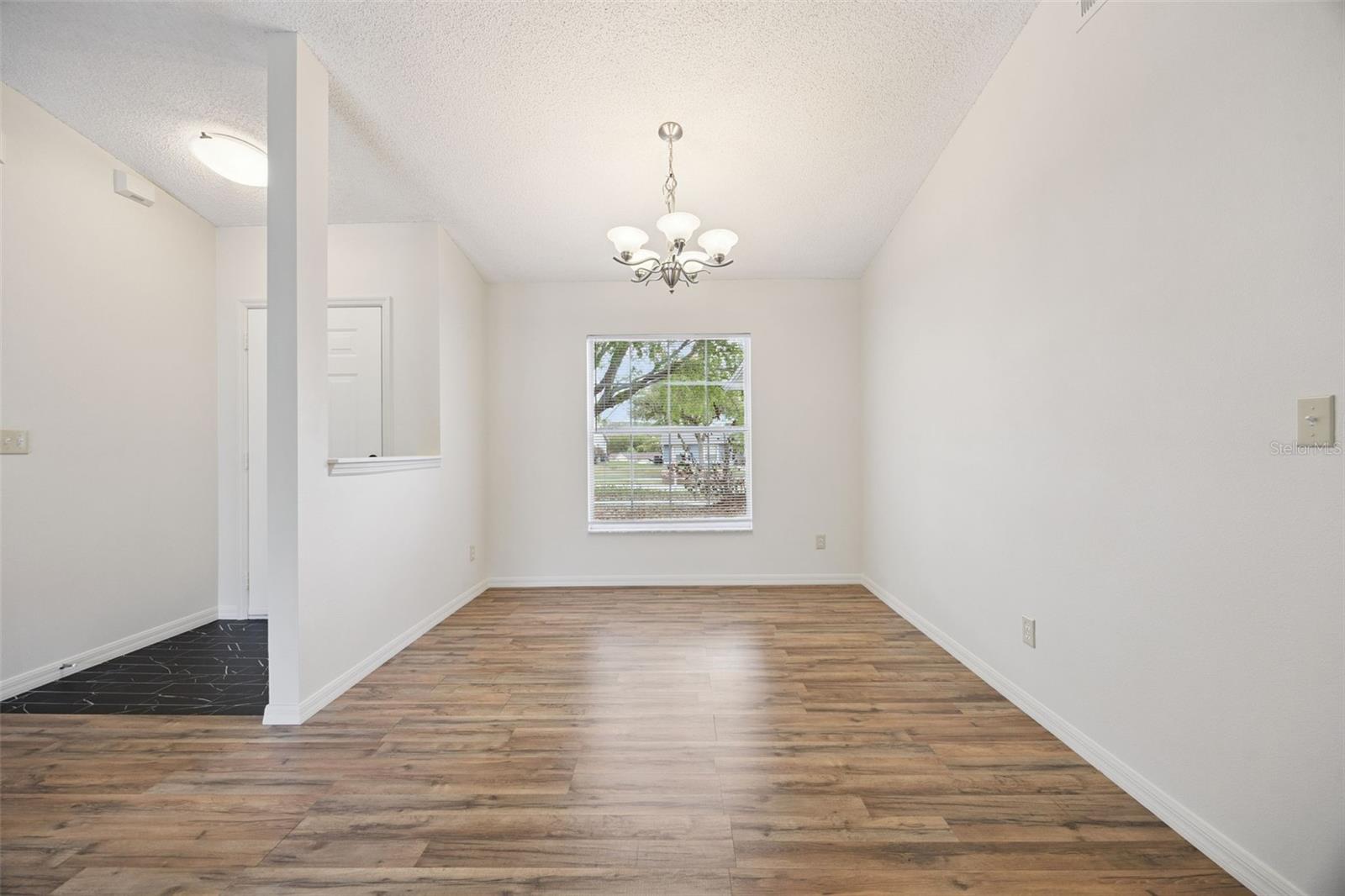 Image 7 of 43 For 11614 Roper Boulevard