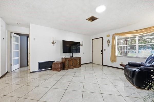 Image 4 of 20 For 2442 Sable Avenue