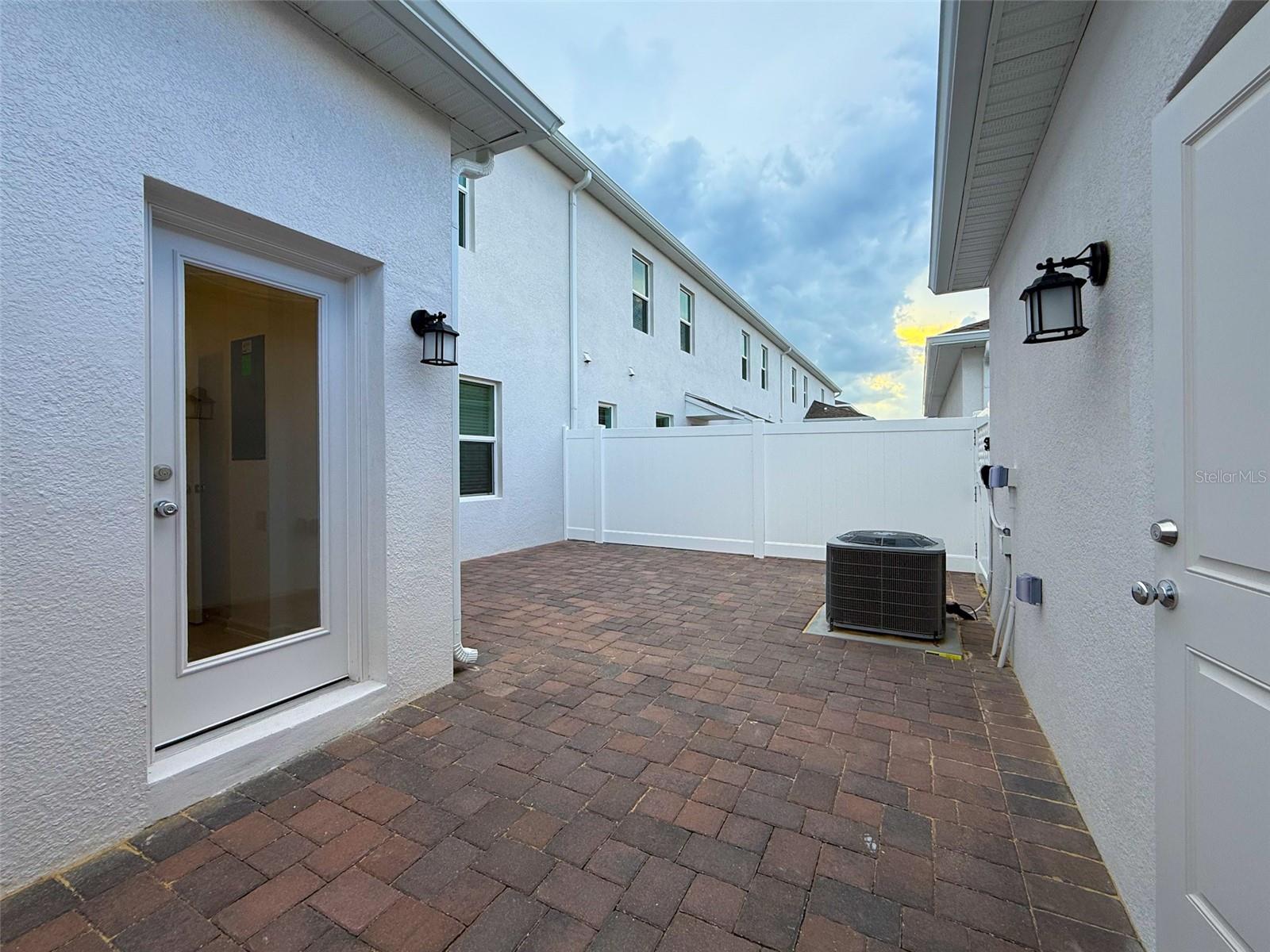 Image 27 of 28 For 1991 Stake Out Way