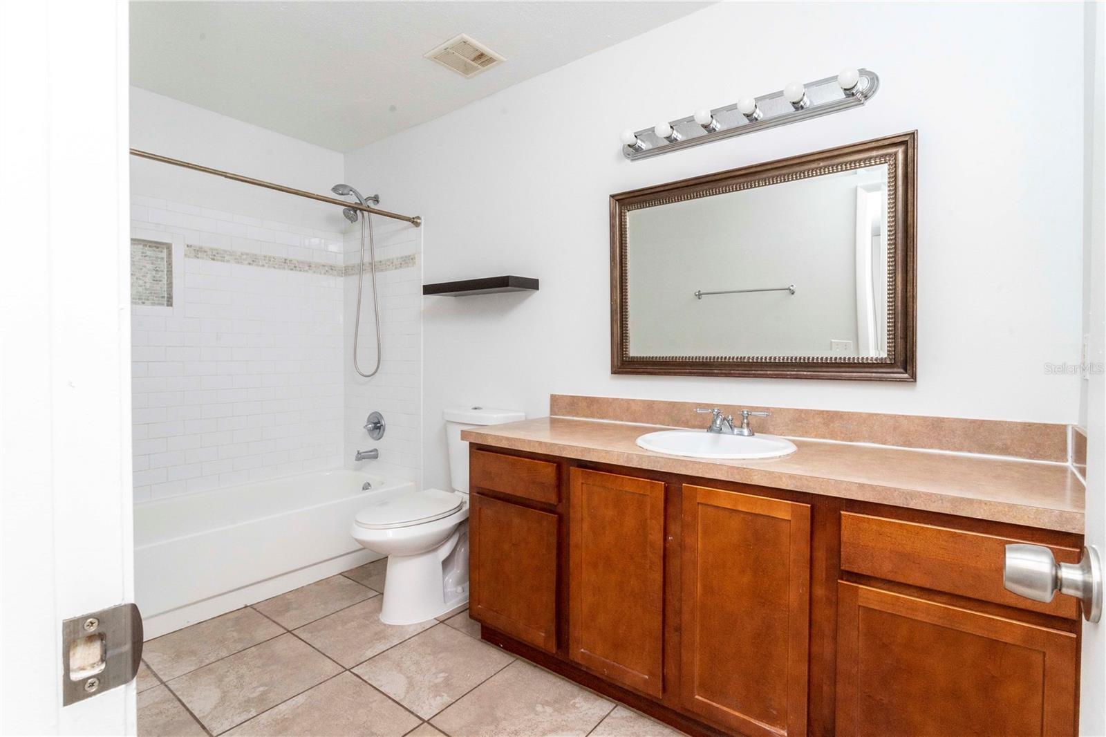 Image 19 of 46 For 3729 Lake Orlando Parkway 3