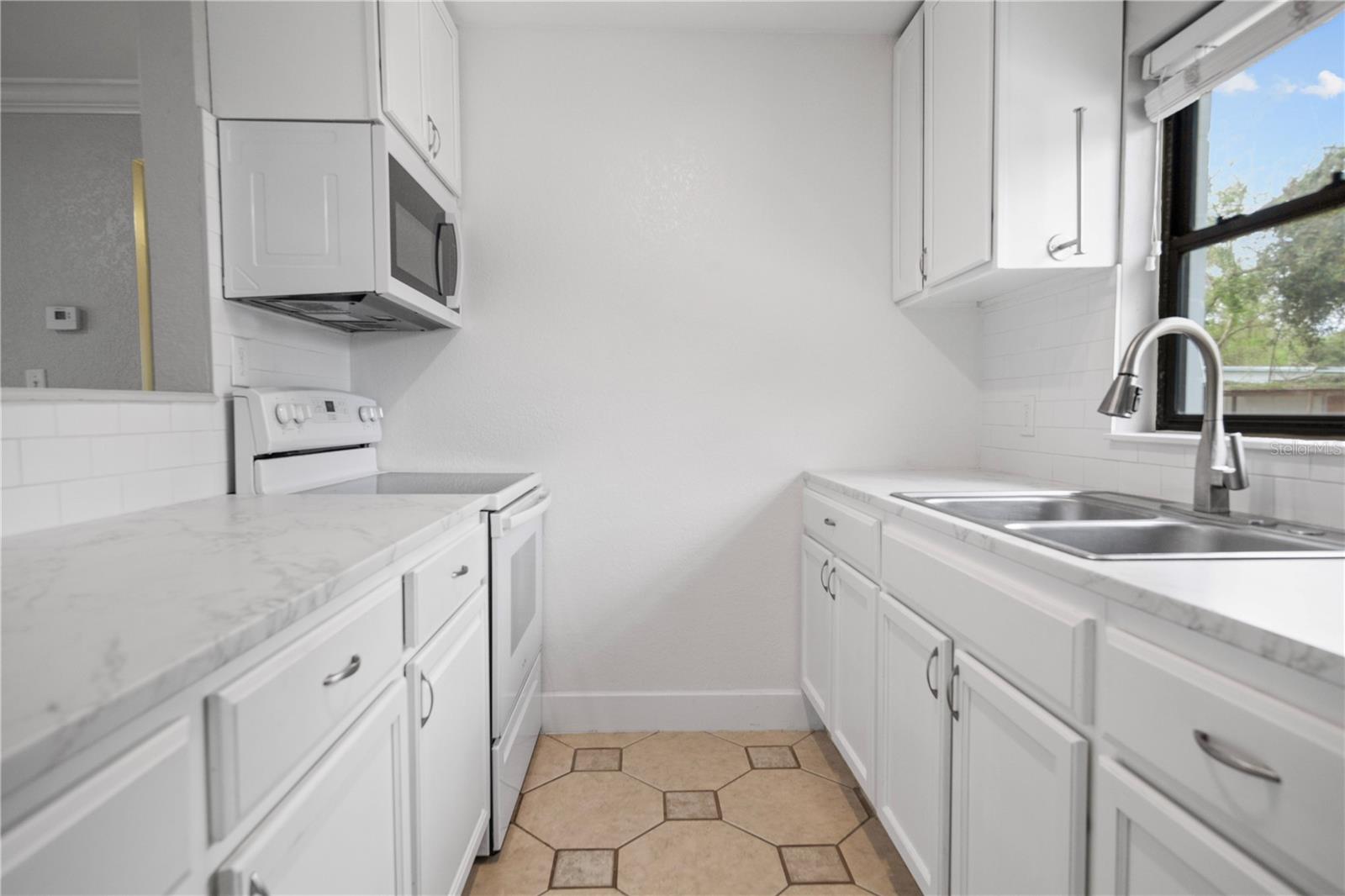 Image 11 of 43 For 1614 Maureen Avenue