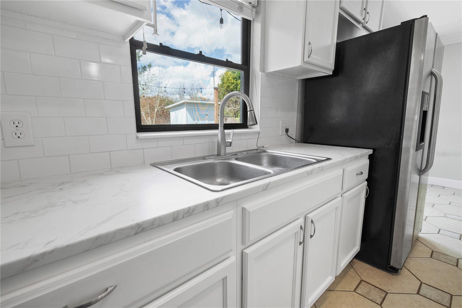 Image 12 of 43 For 1614 Maureen Avenue