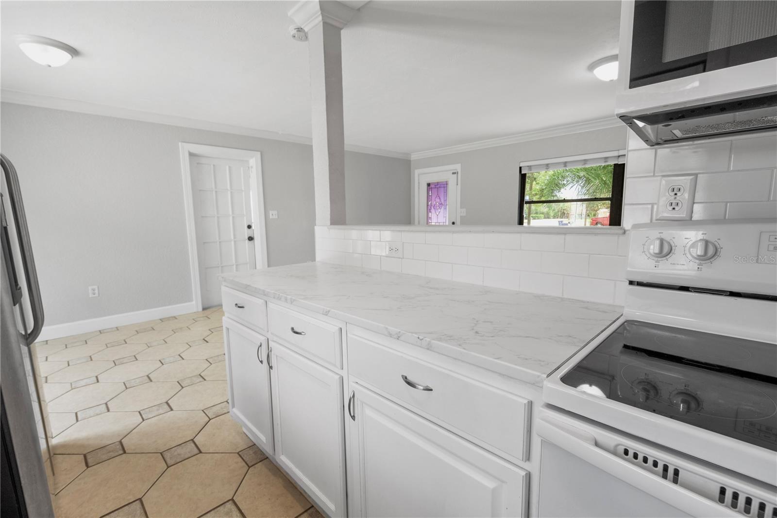 Image 13 of 43 For 1614 Maureen Avenue