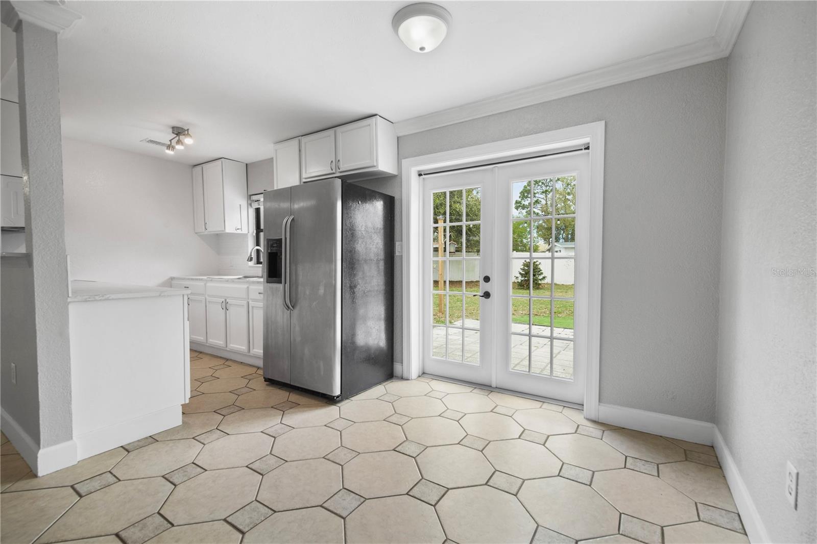 Image 14 of 43 For 1614 Maureen Avenue