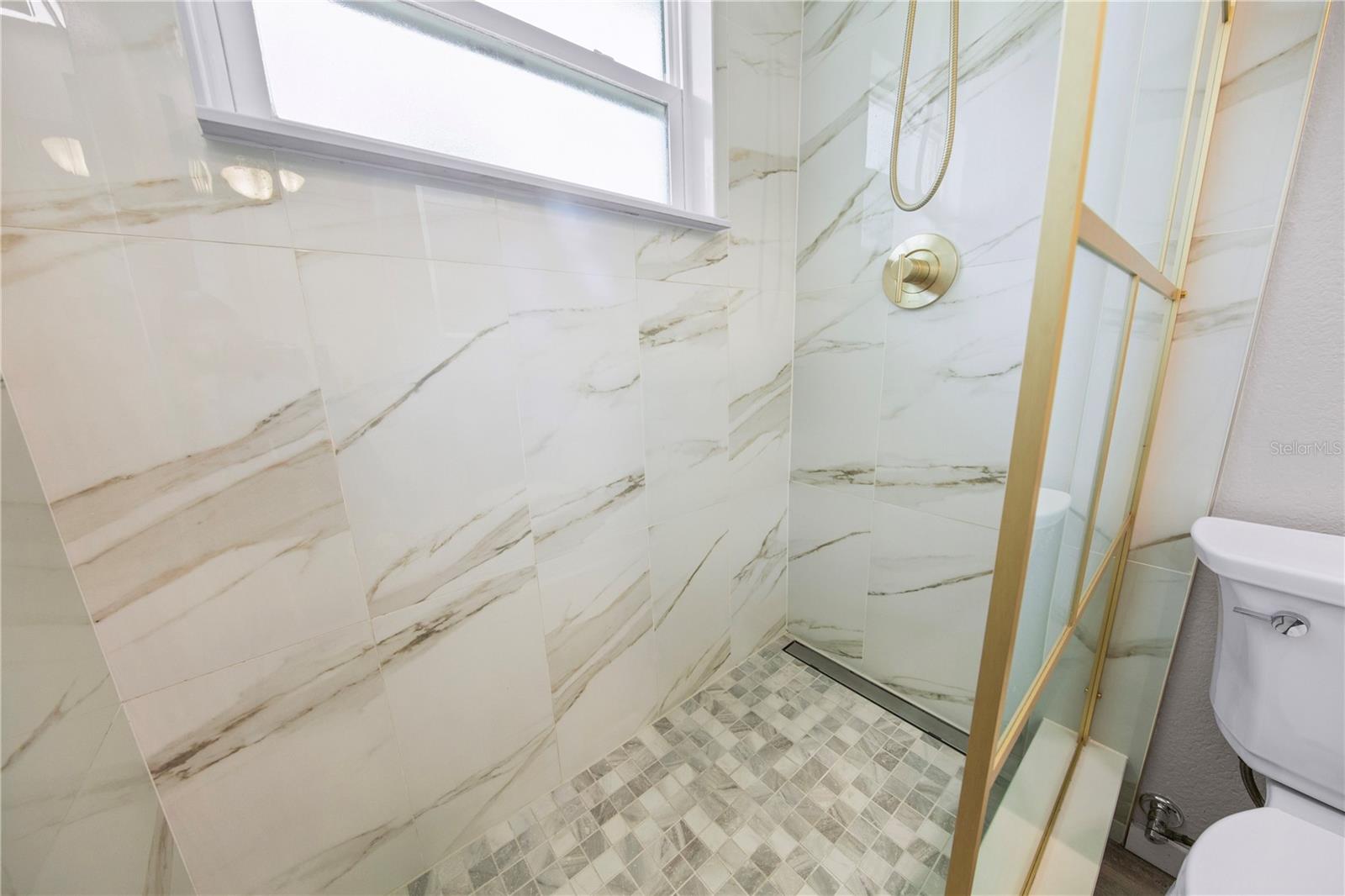 Image 17 of 43 For 1614 Maureen Avenue