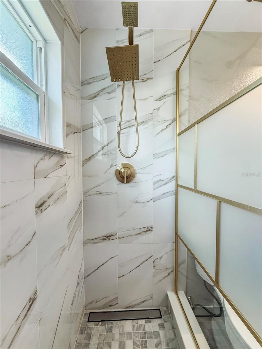 Image 18 of 43 For 1614 Maureen Avenue