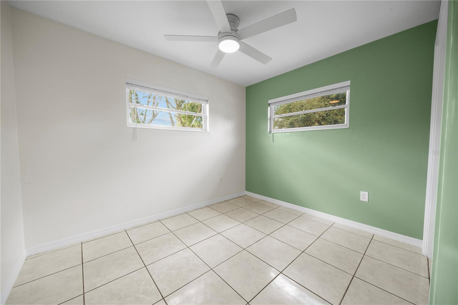 Image 21 of 43 For 1614 Maureen Avenue