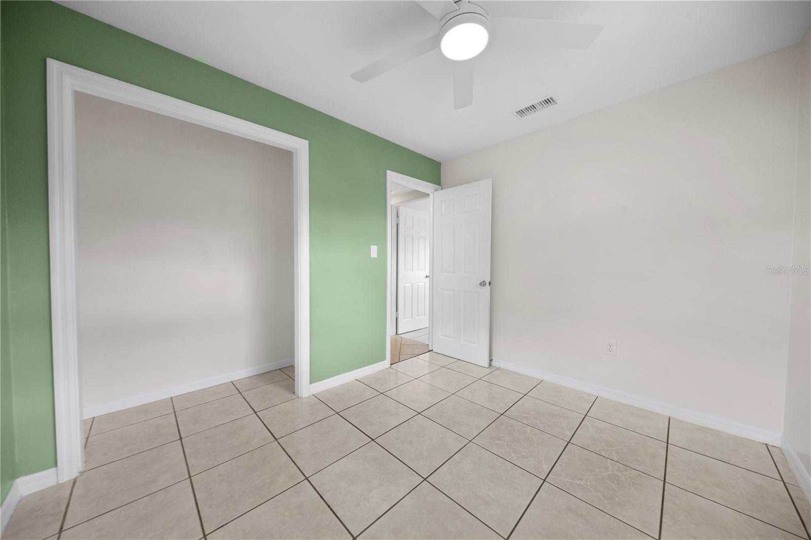 Image 22 of 43 For 1614 Maureen Avenue