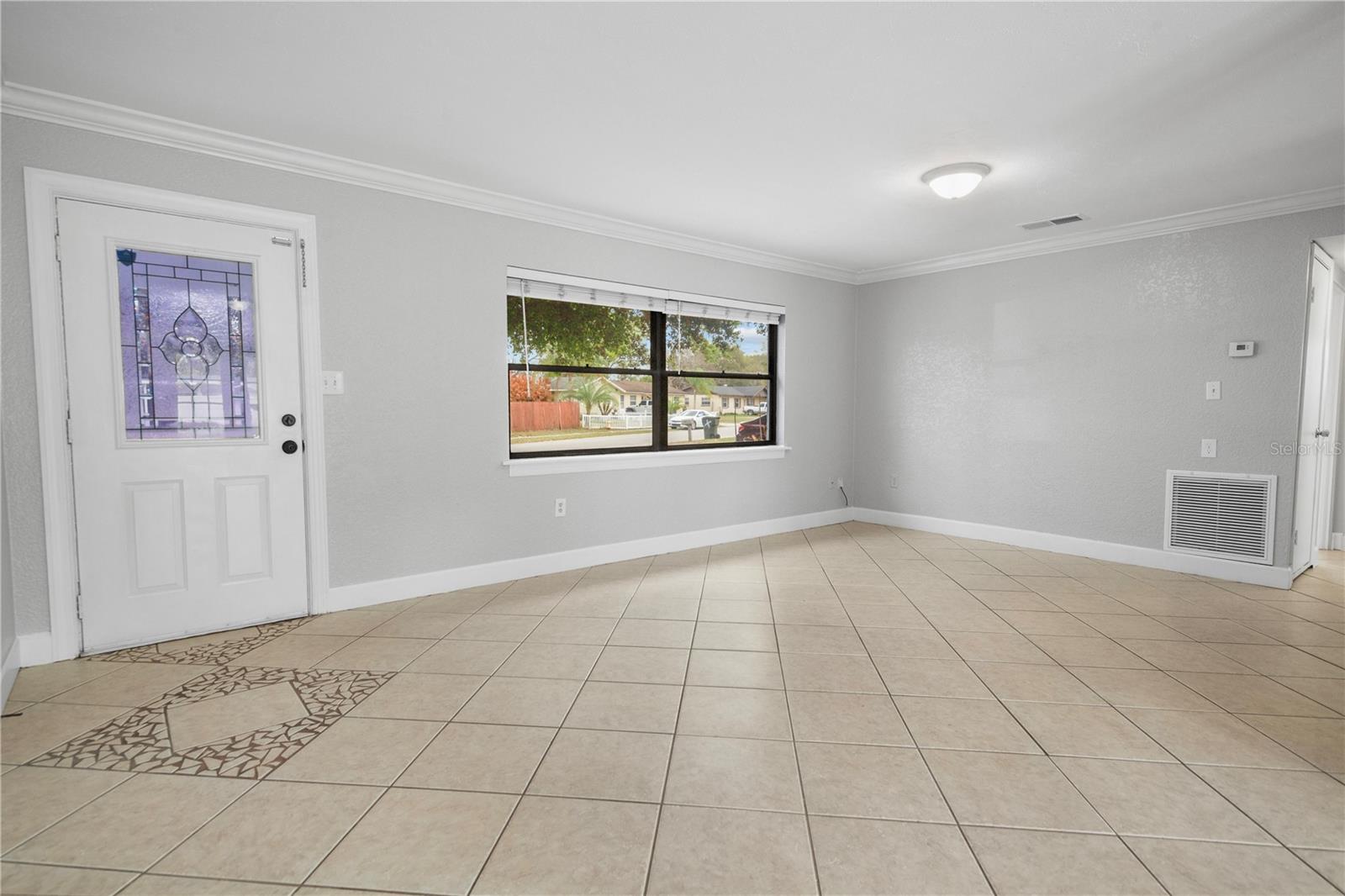 Image 6 of 43 For 1614 Maureen Avenue