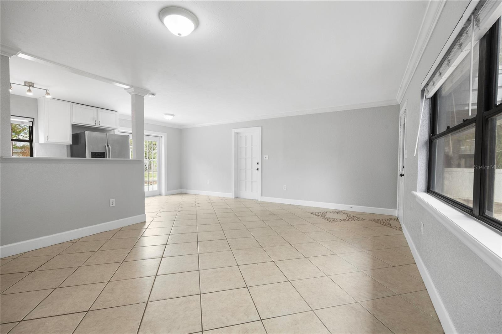 Image 7 of 43 For 1614 Maureen Avenue