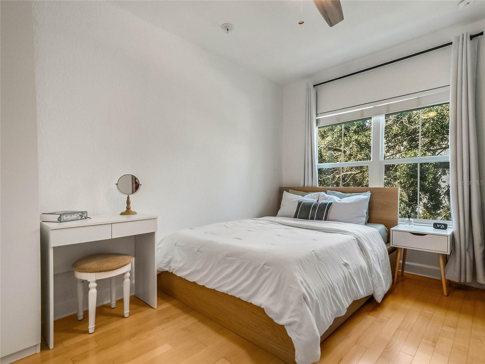 Image 11 of 33 For 202 South Street 3051