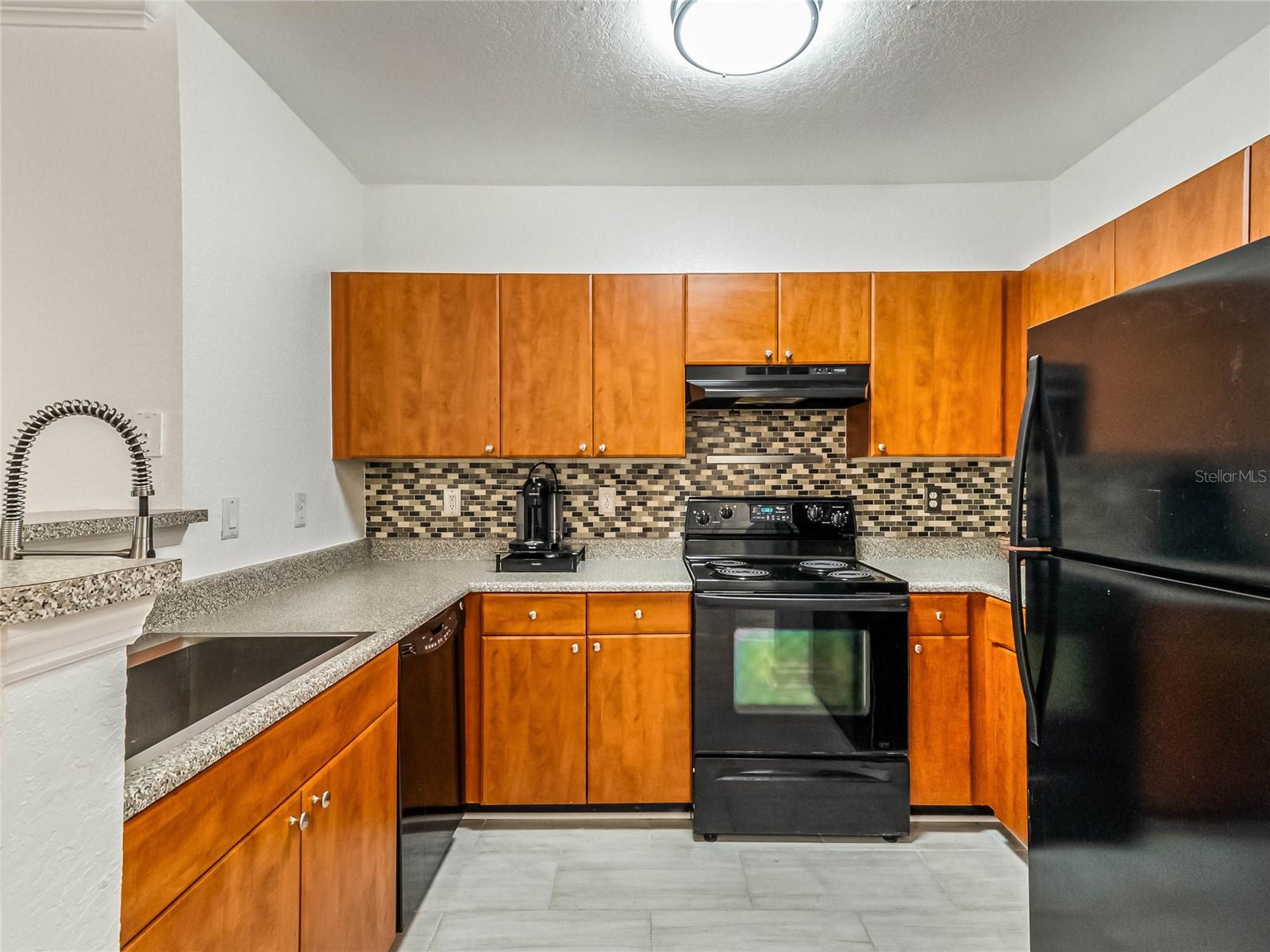 Image 9 of 33 For 202 South Street 3051