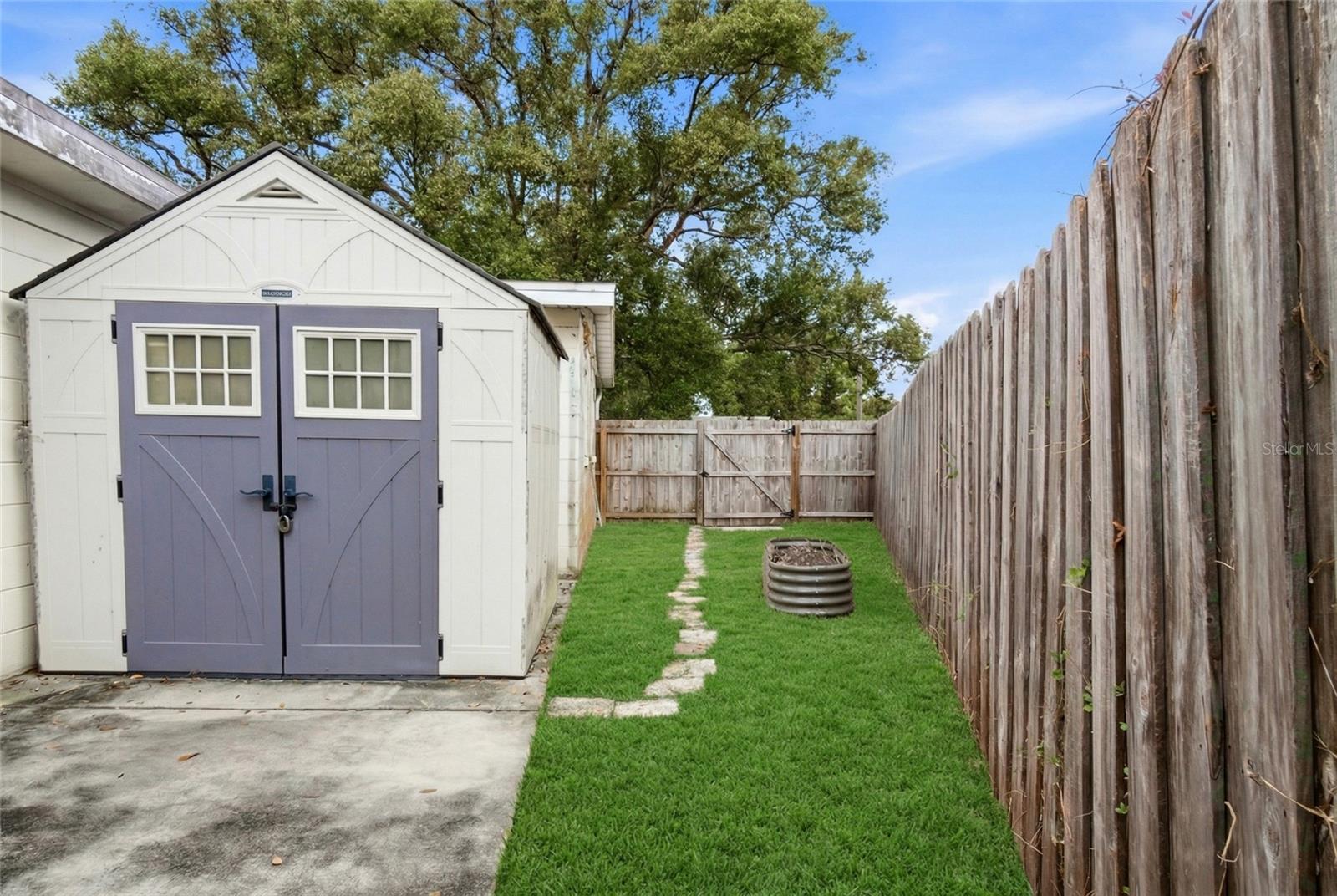 Image 24 of 31 For 610 Ellendale Drive