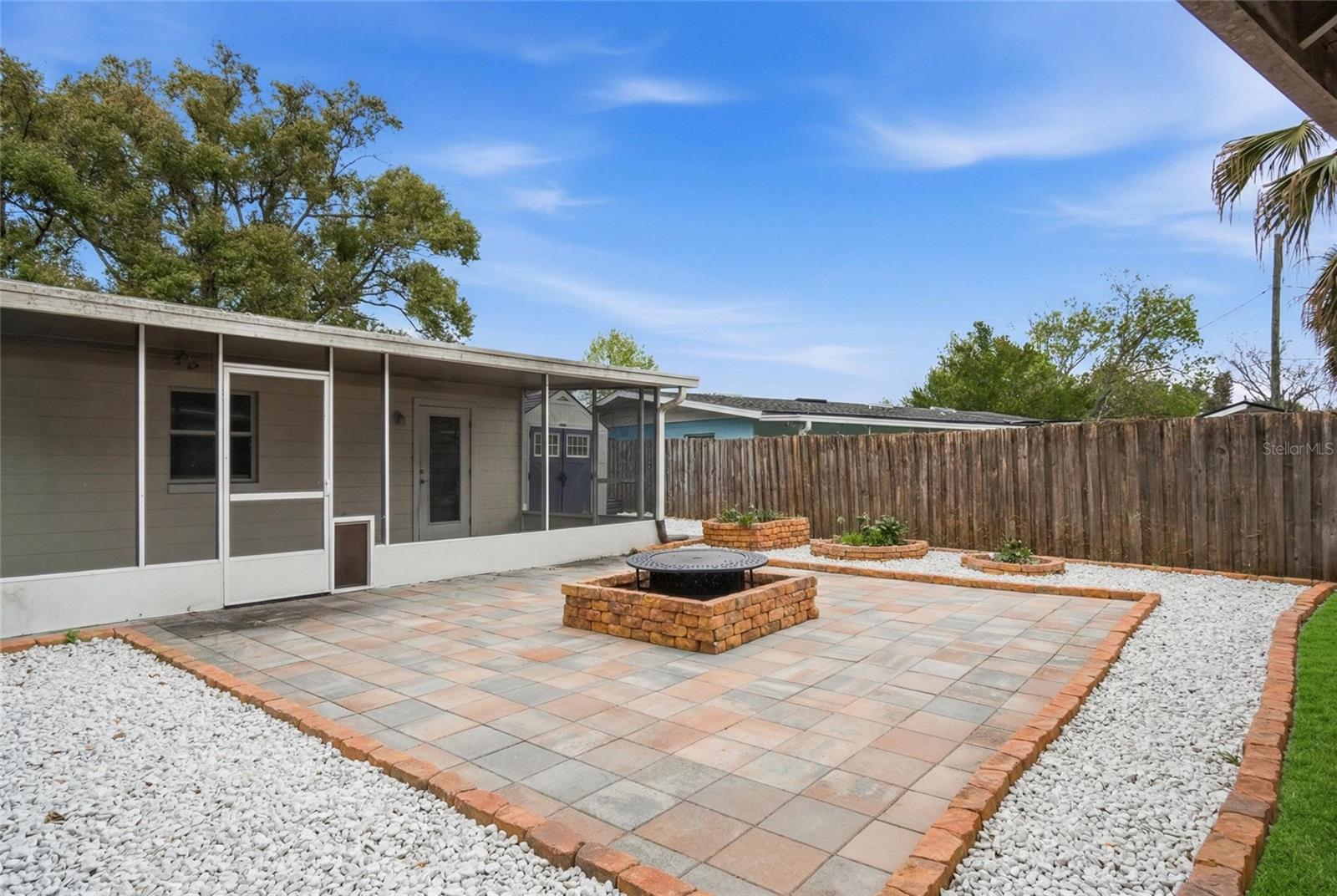 Image 27 of 31 For 610 Ellendale Drive