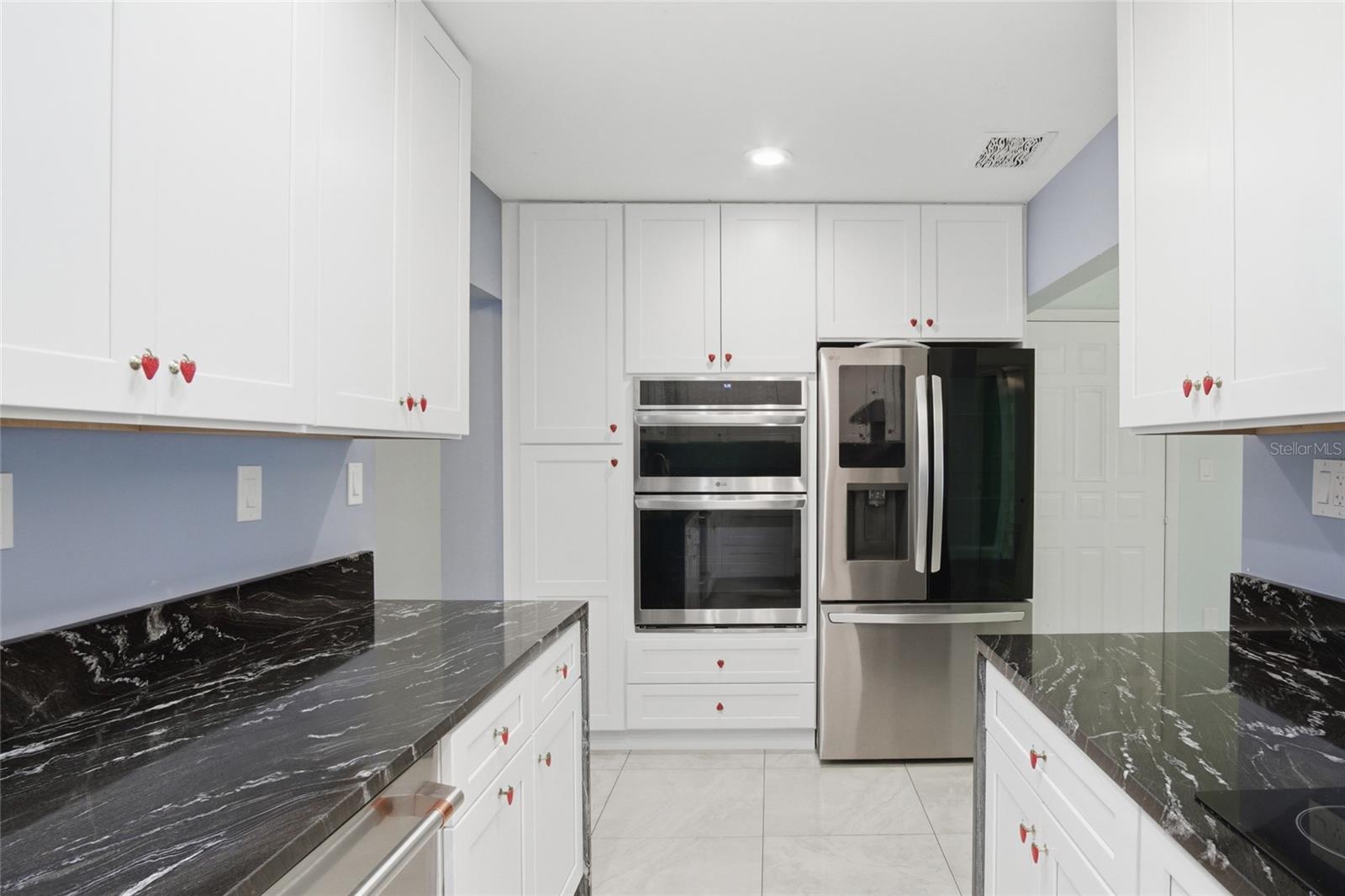 Image 7 of 31 For 610 Ellendale Drive