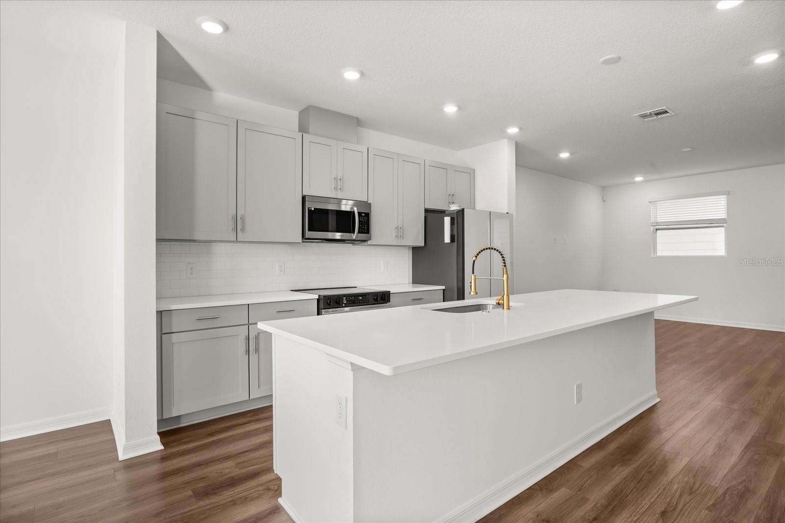 Image 7 of 27 For 6403 Cyrils Drive