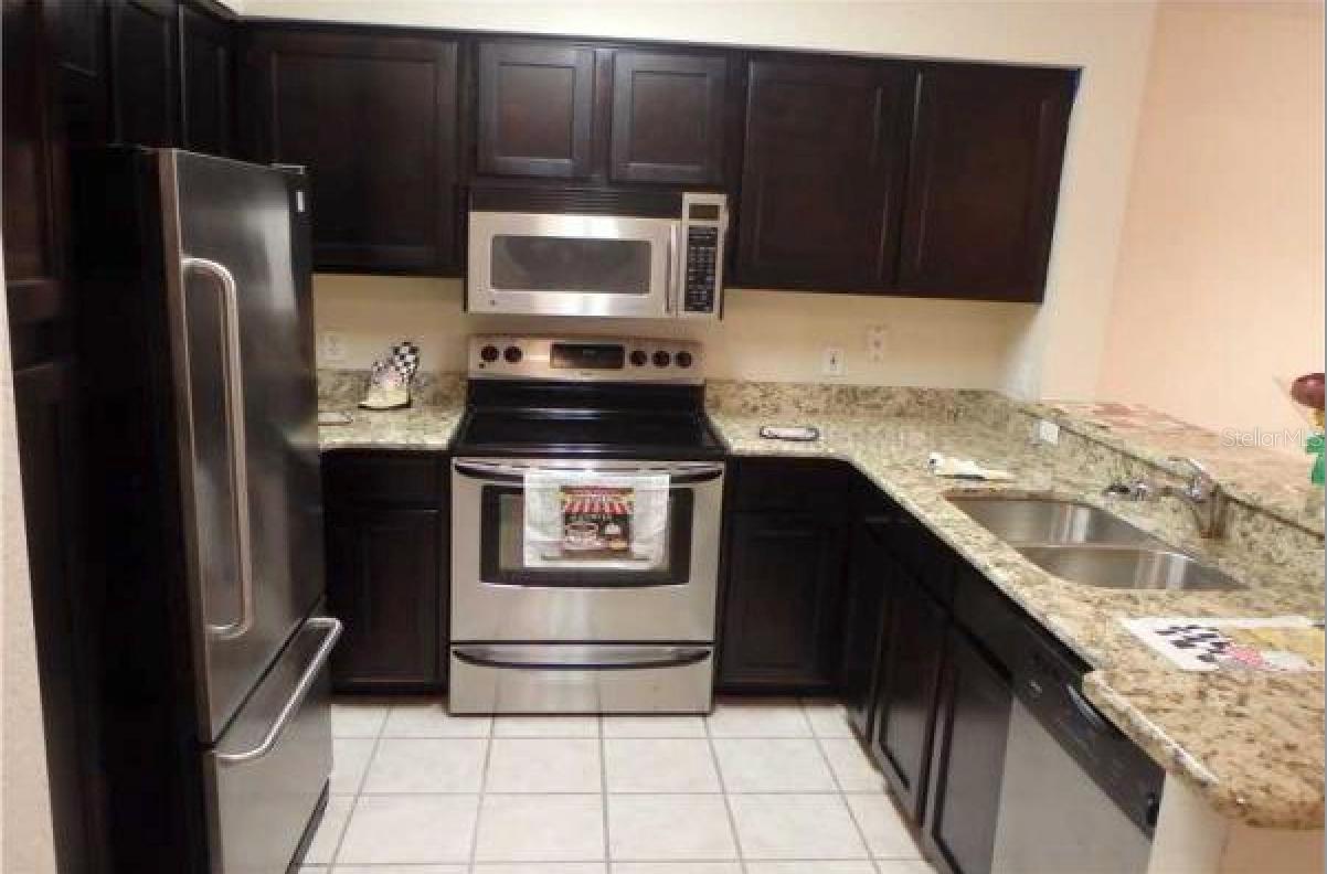 Image 6 of 18 For 14049 Fairway Island Drive 113