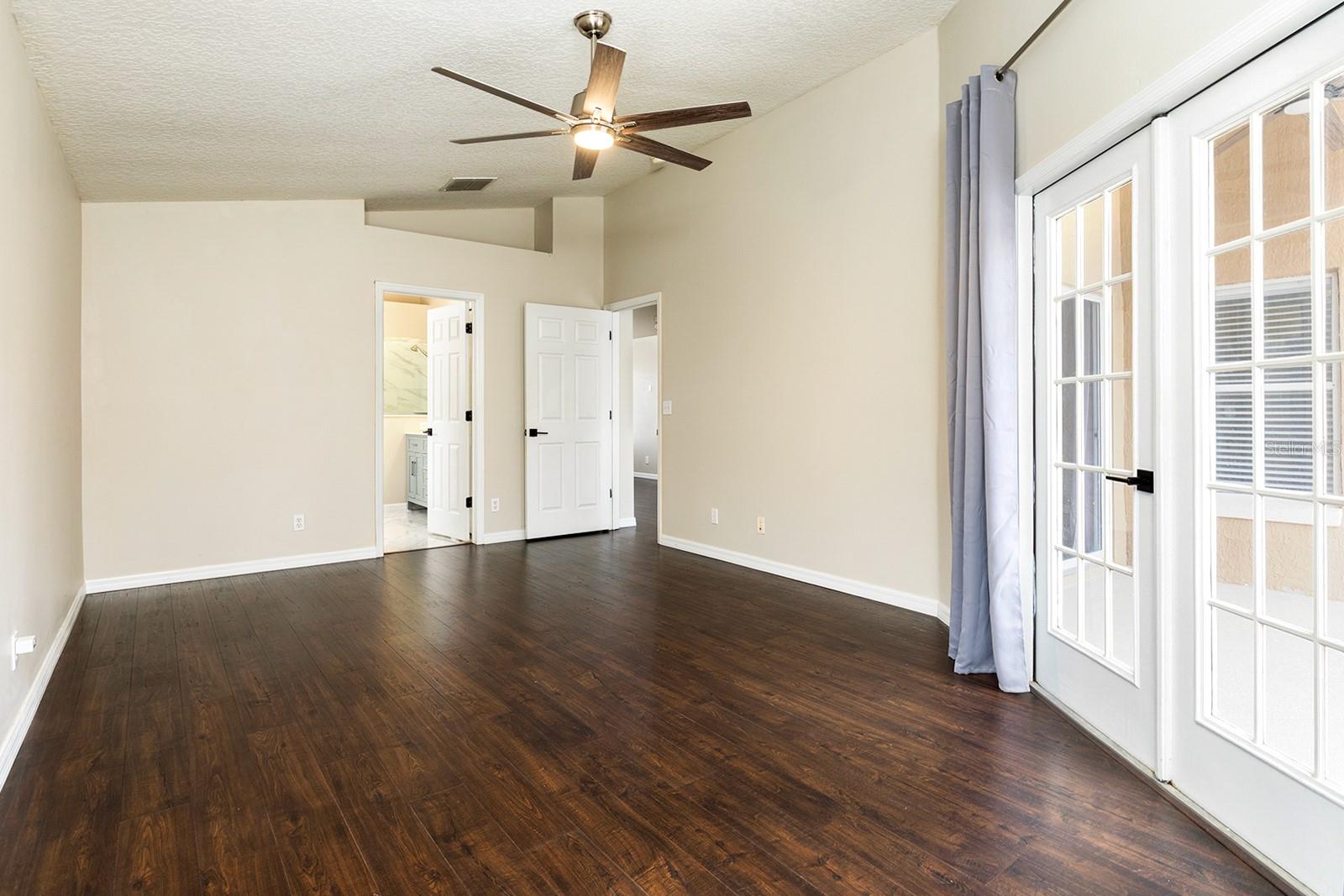 Image 16 of 37 For 14909 Yorkshire Run Drive