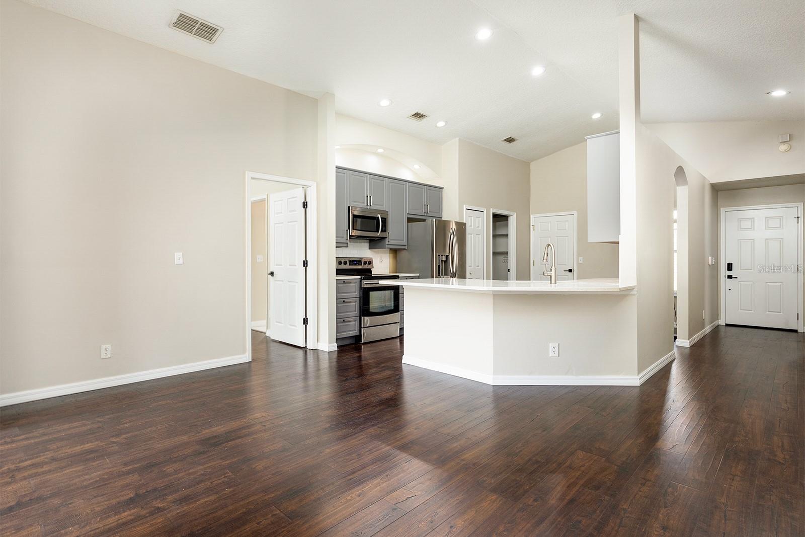 Image 8 of 37 For 14909 Yorkshire Run Drive