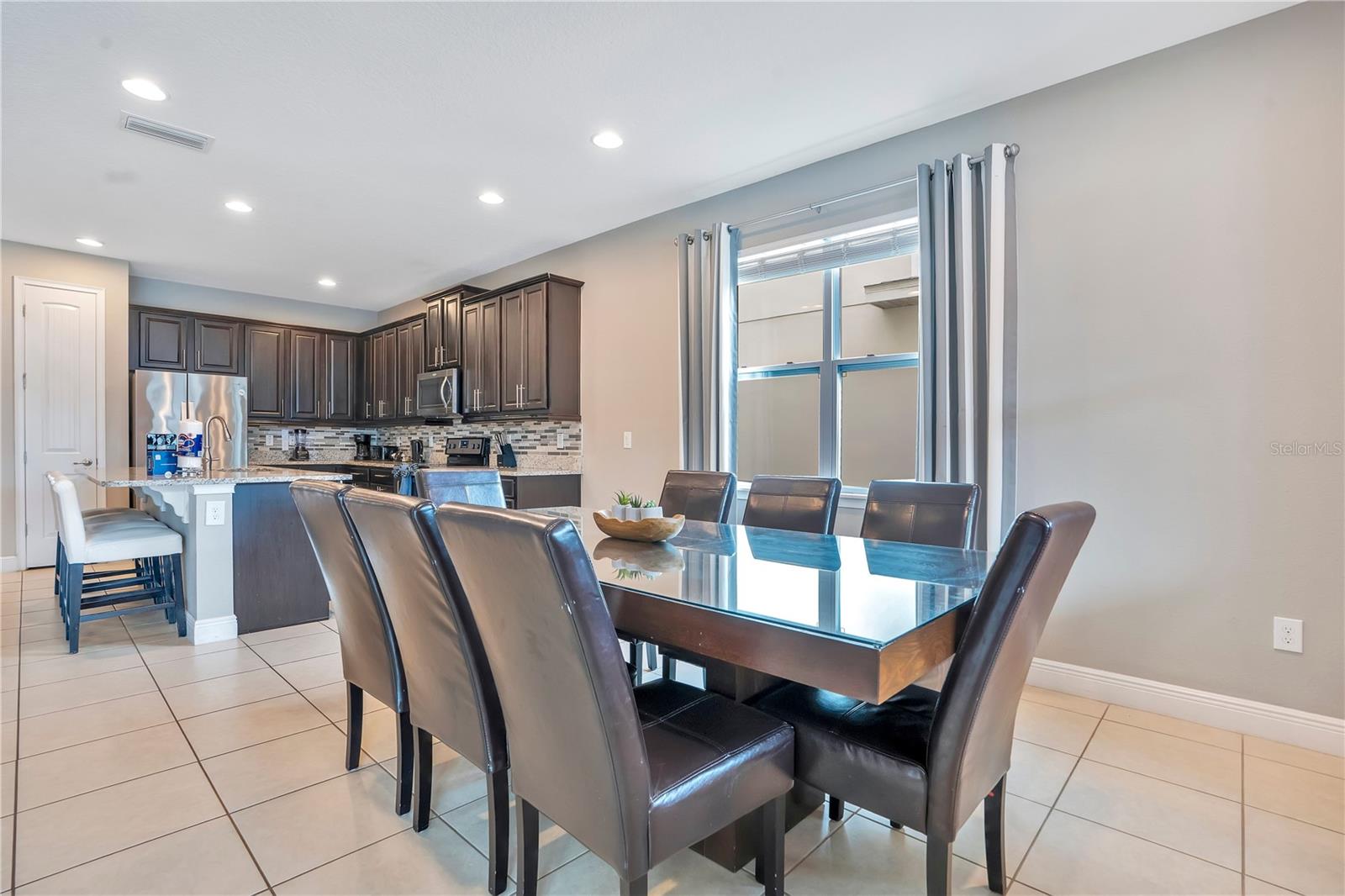 Image 13 of 70 For 210 Burma Street