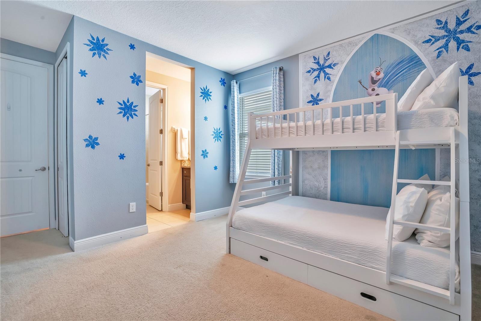 Image 36 of 70 For 210 Burma Street