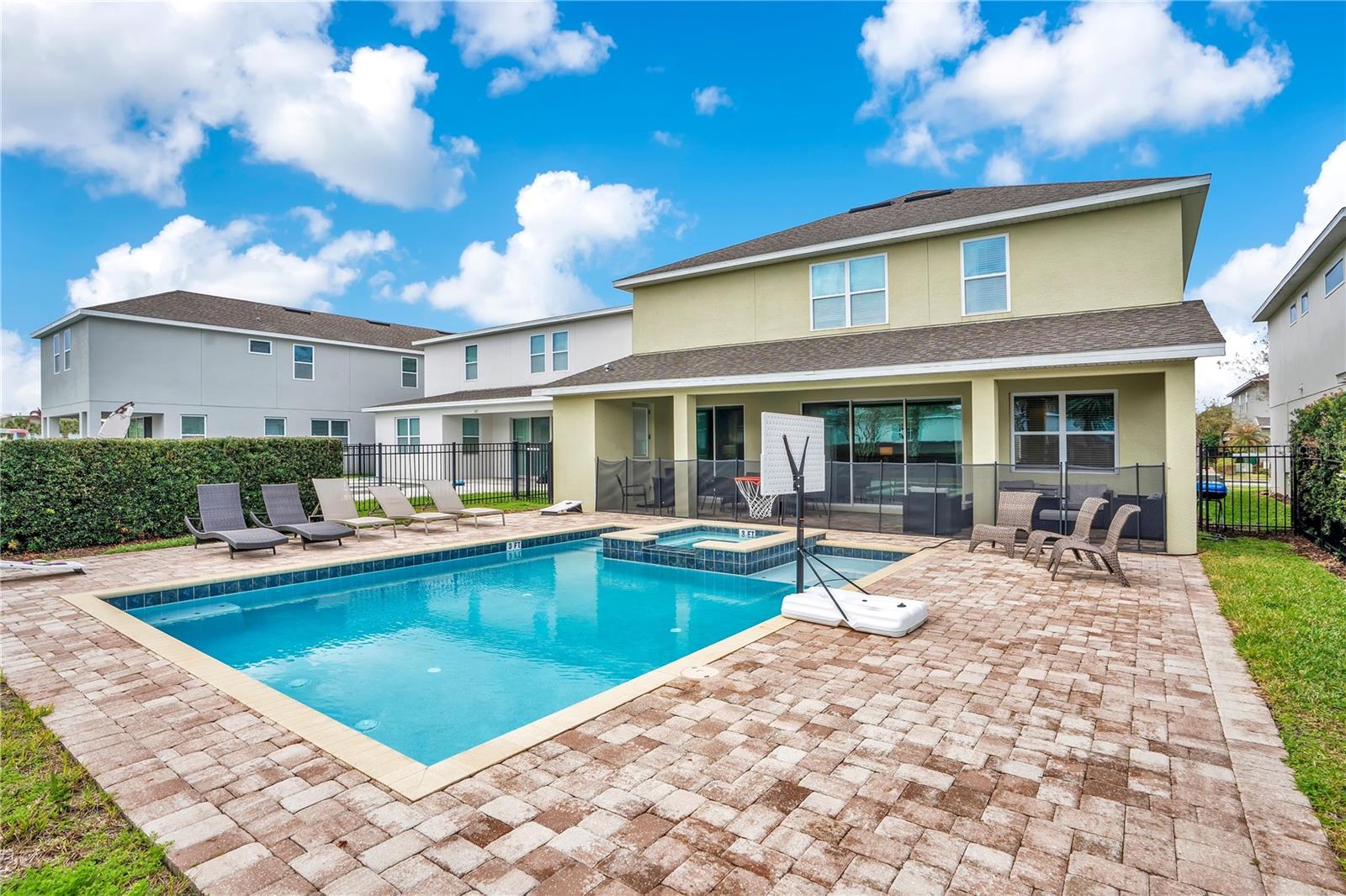 Image 61 of 70 For 210 Burma Street