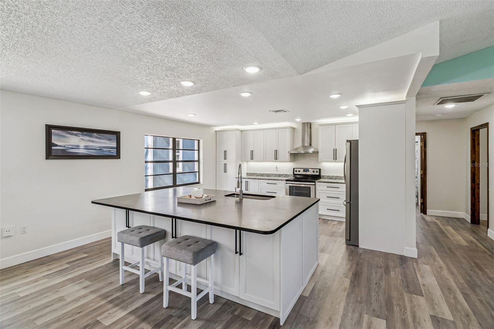 Listing photo id 12 for 870 Croton Road