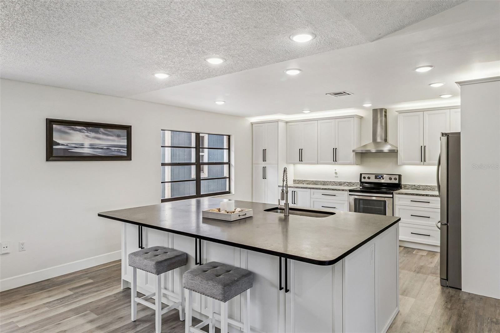 Listing photo id 13 for 870 Croton Road