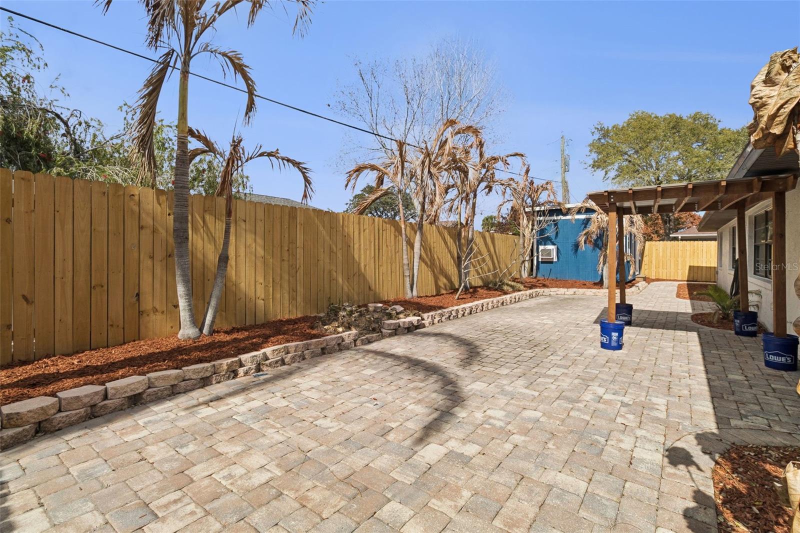 Listing photo id 29 for 870 Croton Road