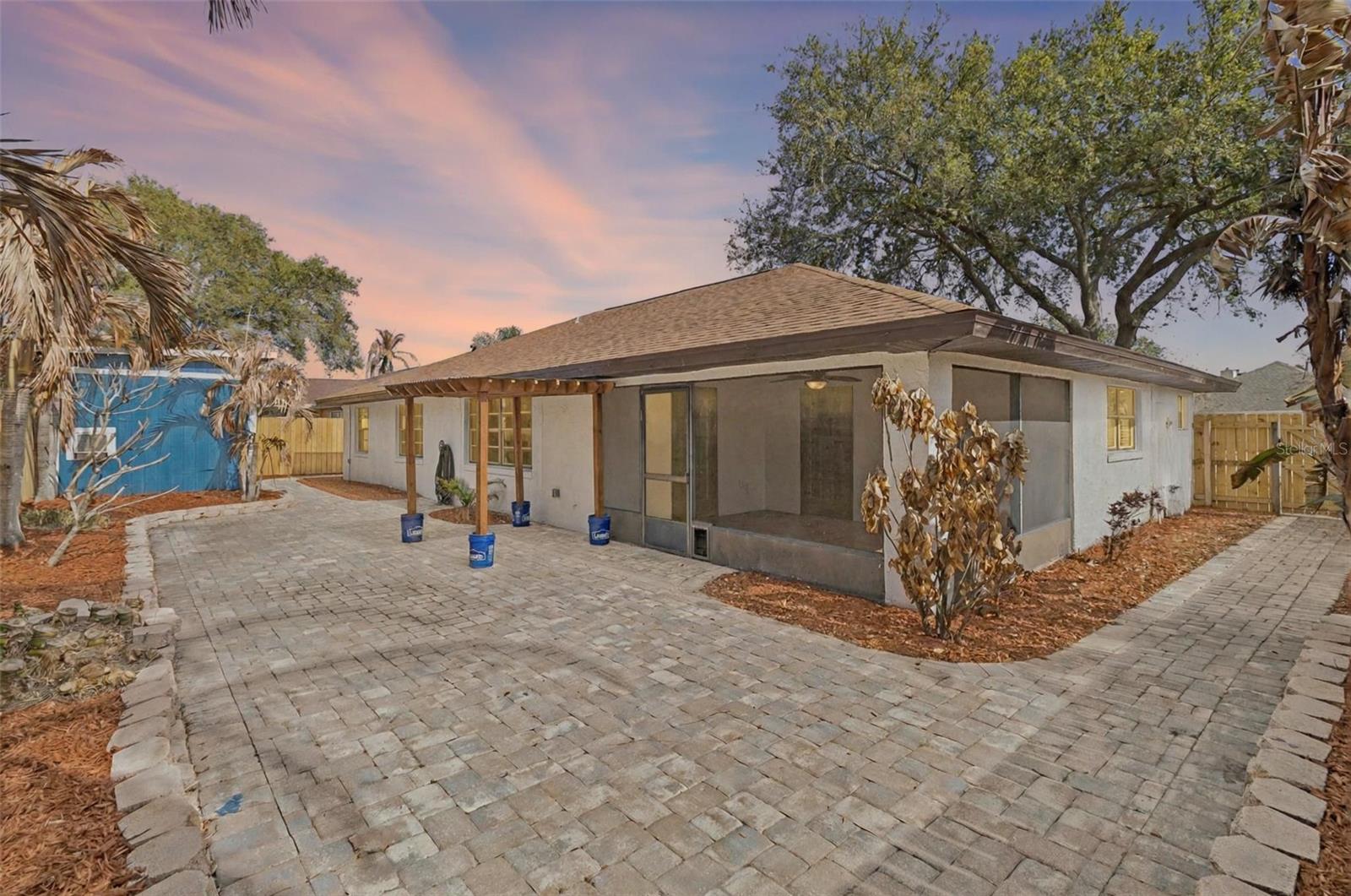 Listing photo id 30 for 870 Croton Road