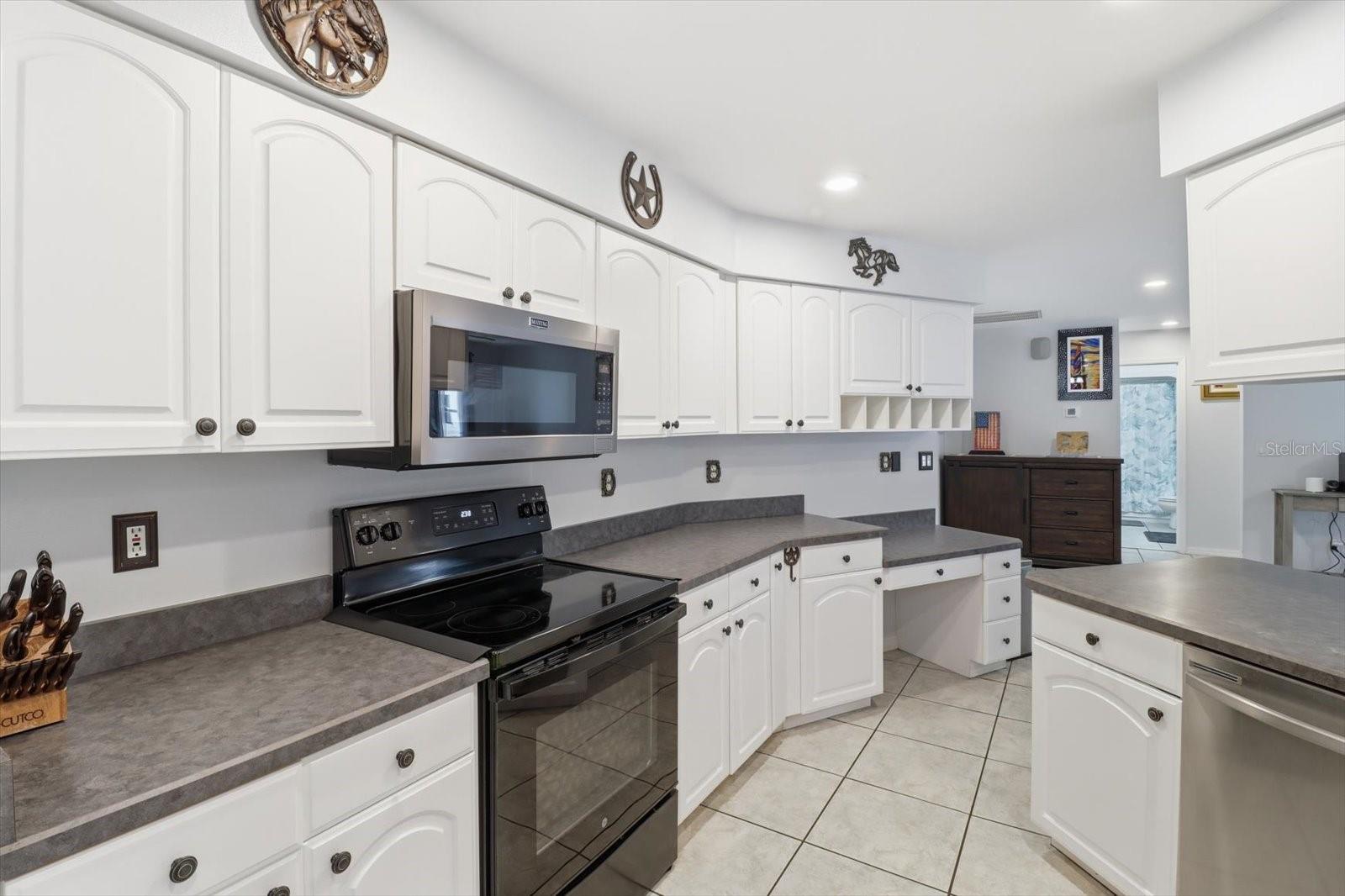 Image 14 of 46 For 12524 109th Place