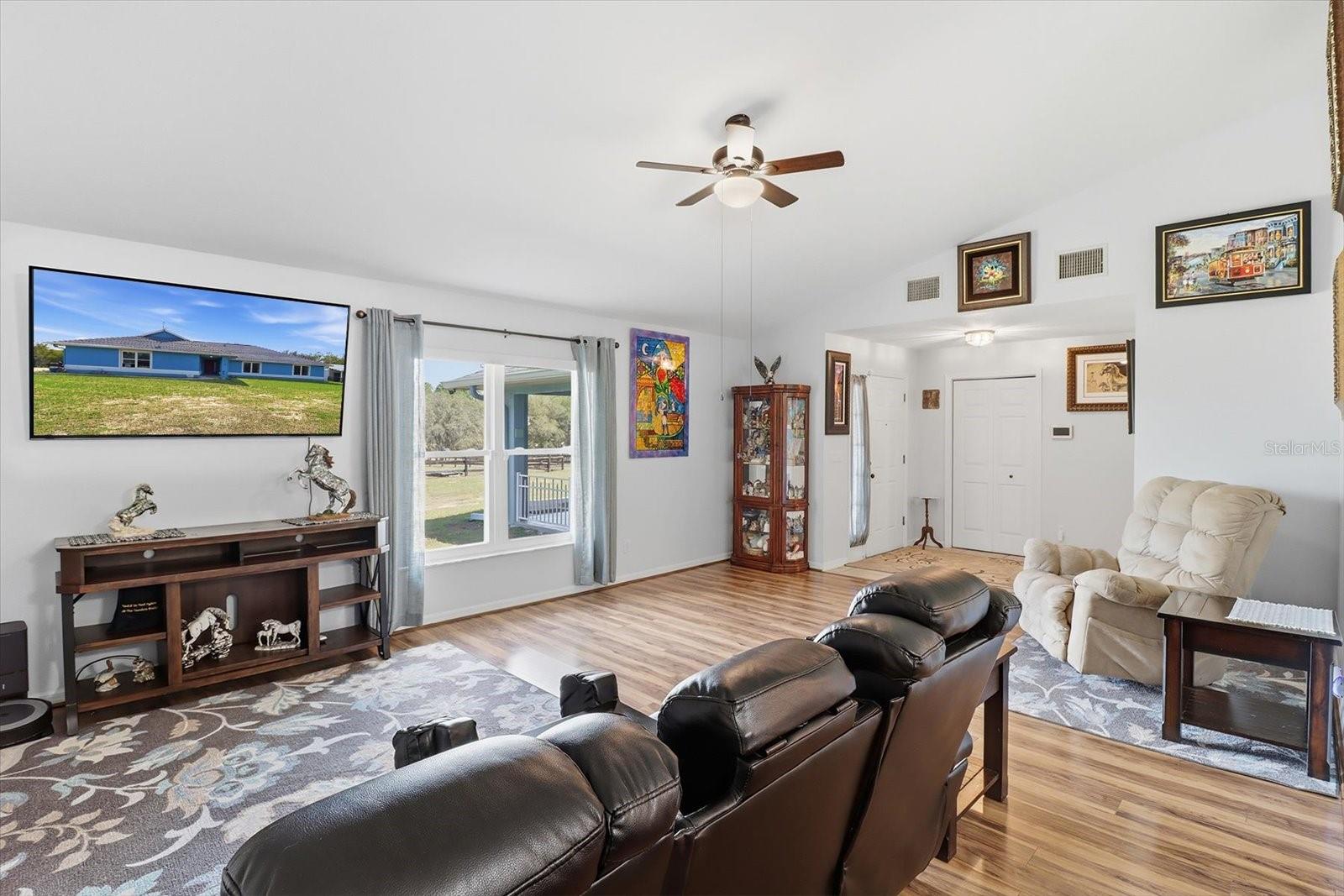 Image 8 of 46 For 12524 109th Place