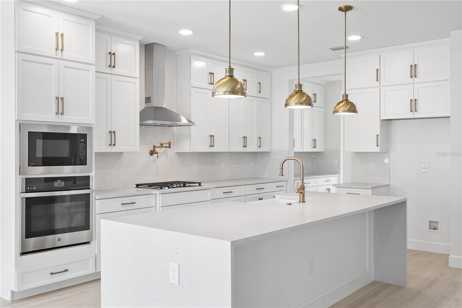 Image 18 of 77 For 16788 Muskgrass Drive