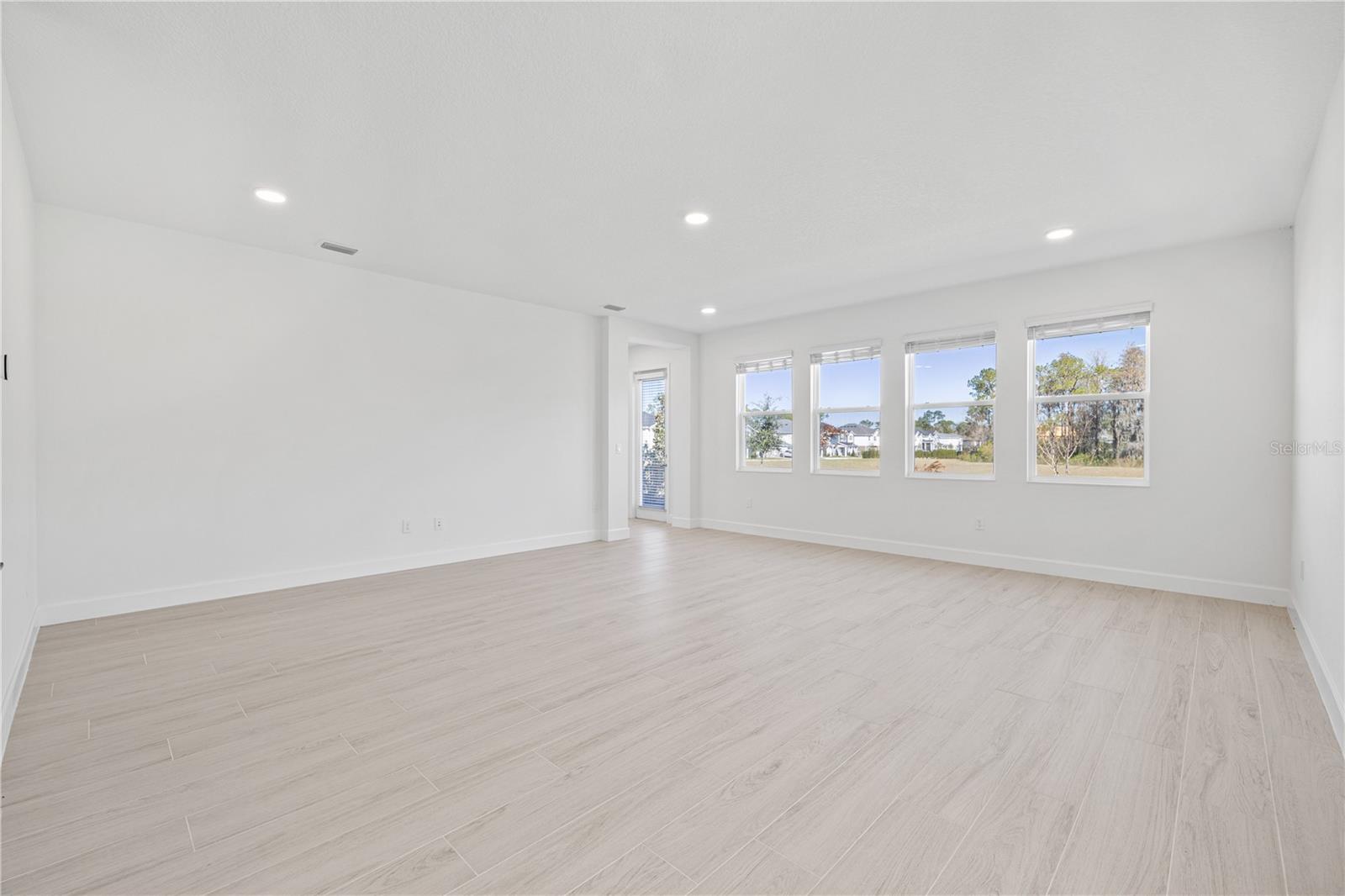 Image 28 of 77 For 16788 Muskgrass Drive