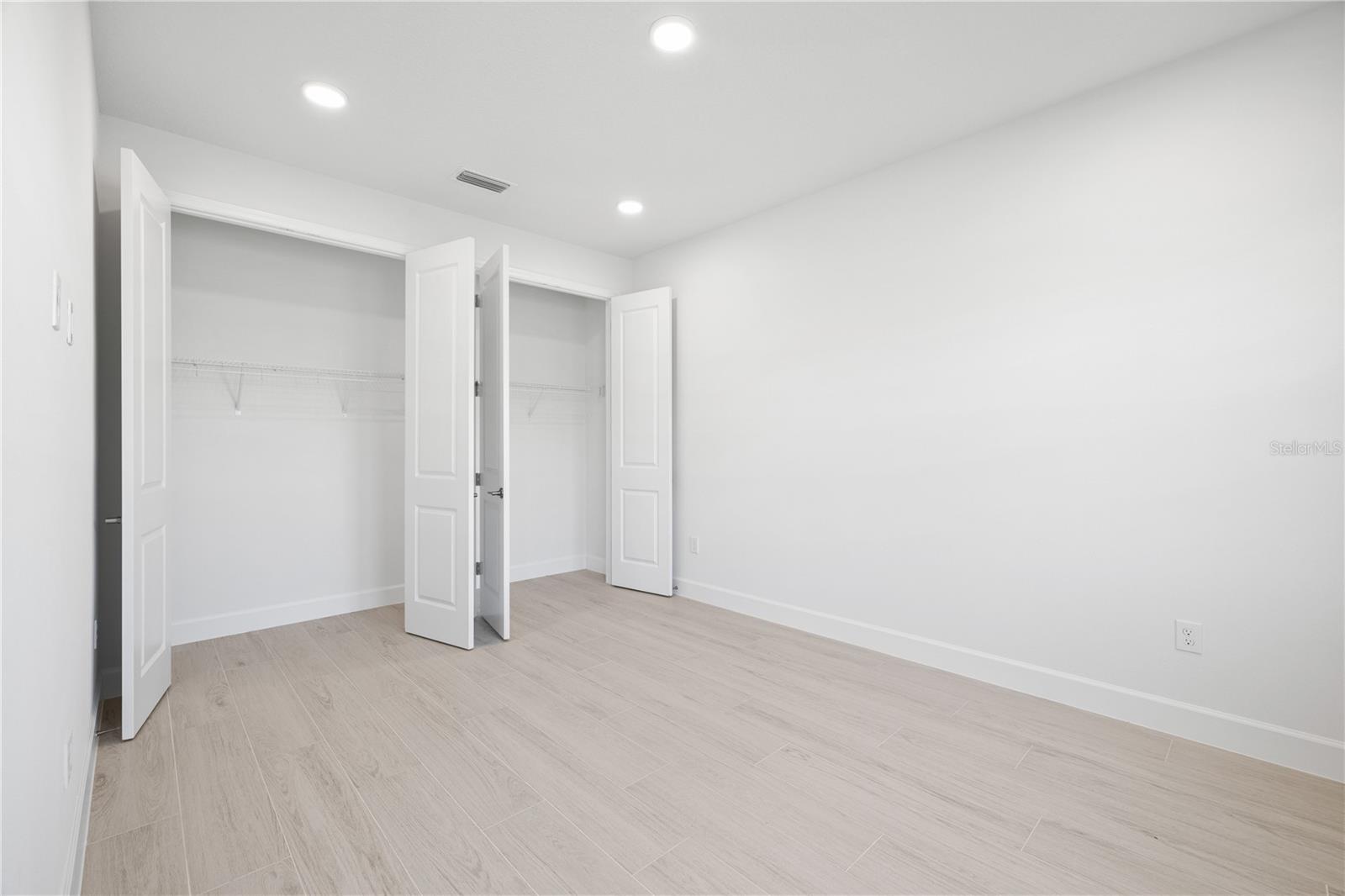 Image 32 of 77 For 16788 Muskgrass Drive