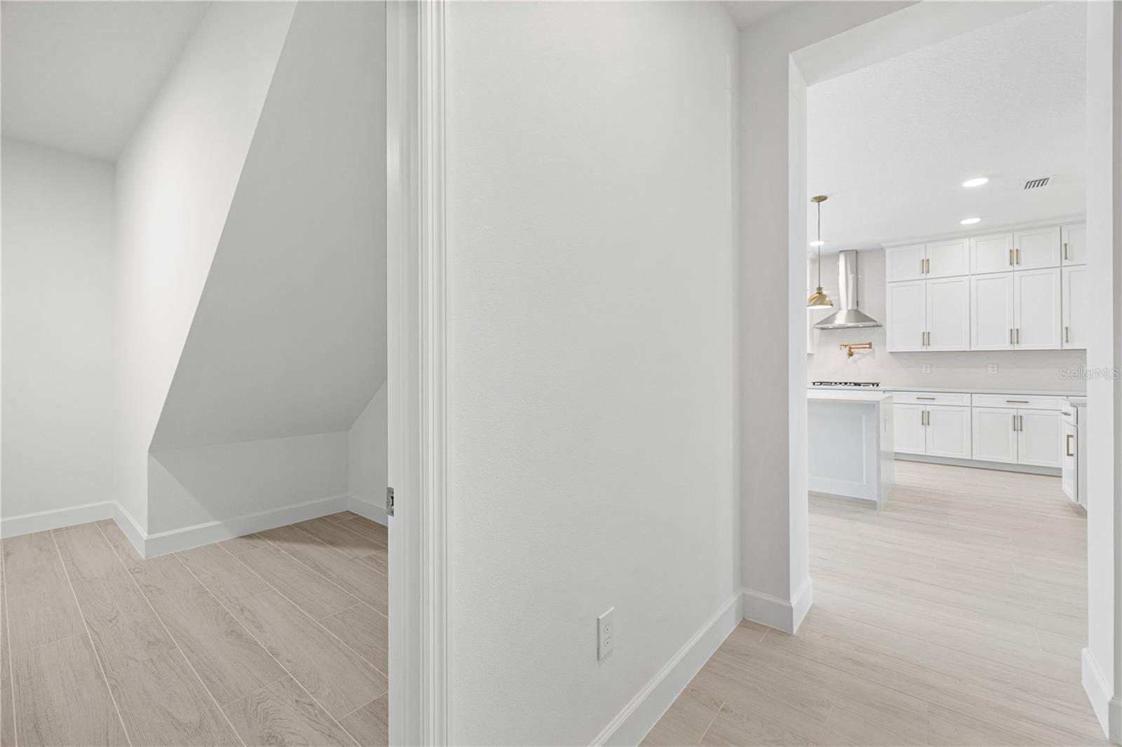 Image 36 of 77 For 16788 Muskgrass Drive