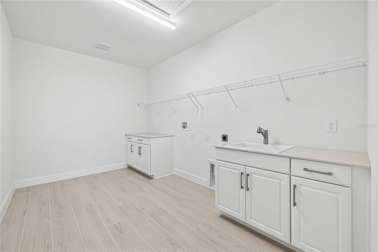 Image 49 of 77 For 16788 Muskgrass Drive