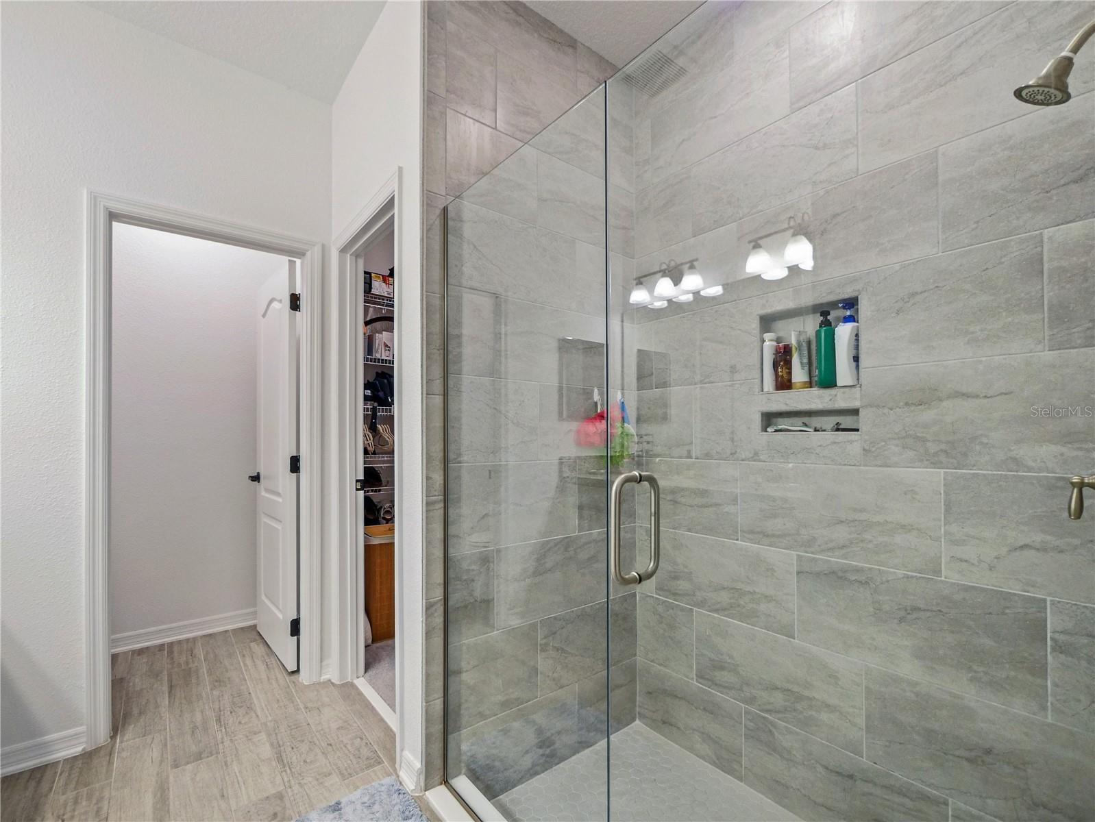 Image 16 of 22 For 8258 Bayliss Court