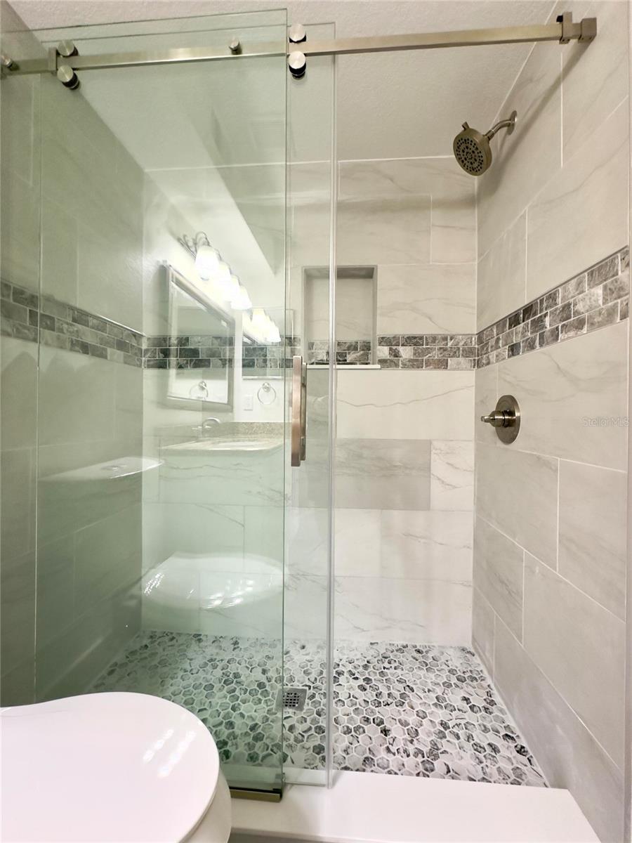 Image 28 of 44 For 5140 Conroy Road 27