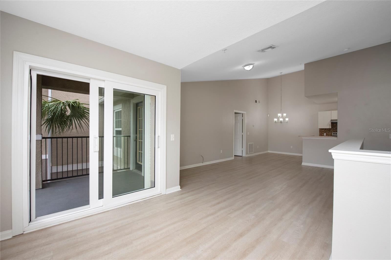 Image 14 of 34 For 6548 Swissco Drive 622