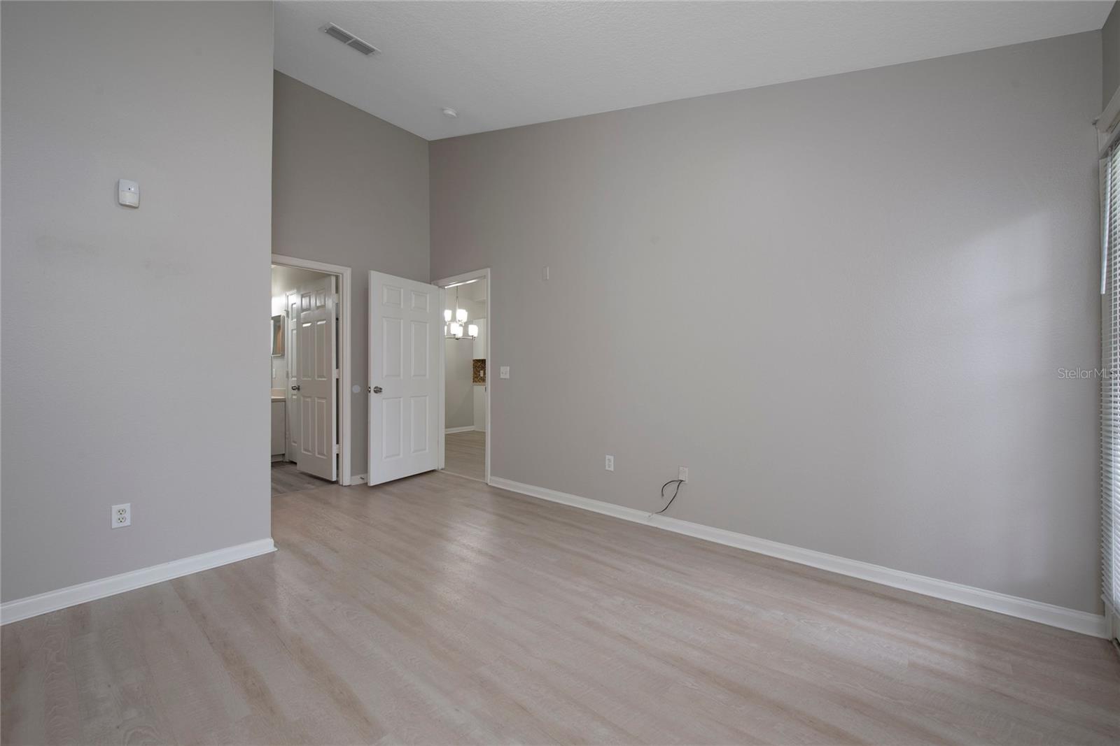 Image 17 of 34 For 6548 Swissco Drive 622