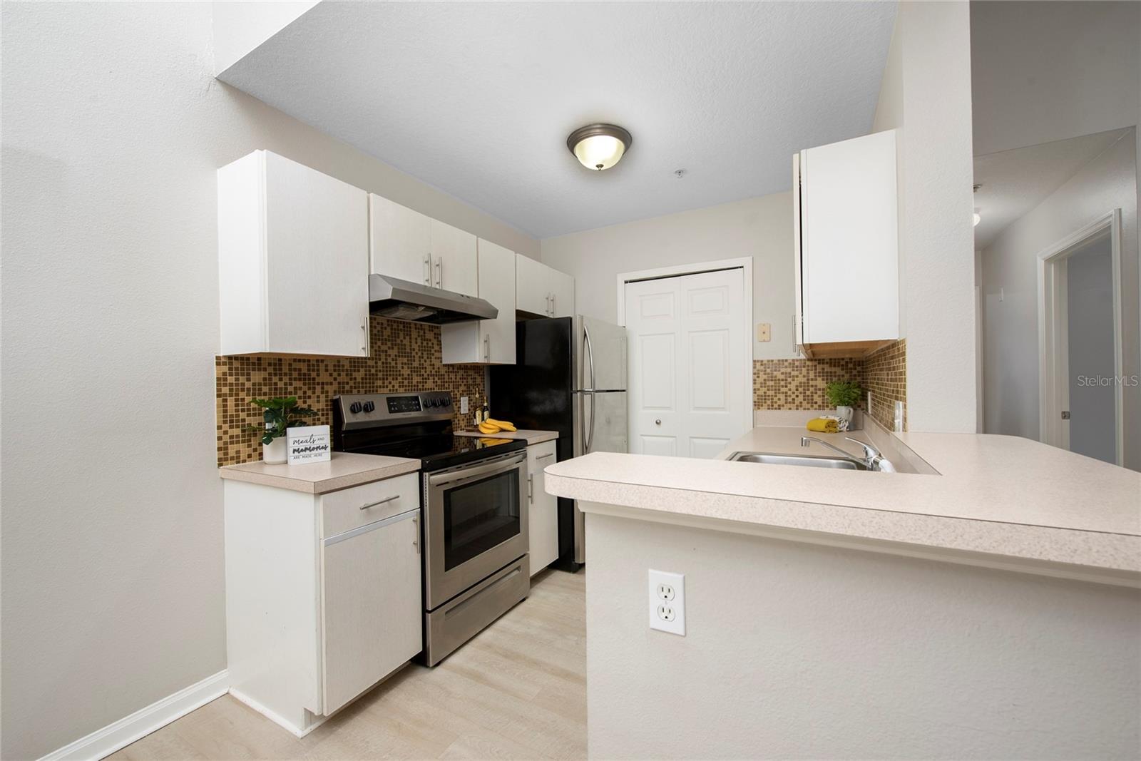 Image 8 of 34 For 6548 Swissco Drive 622