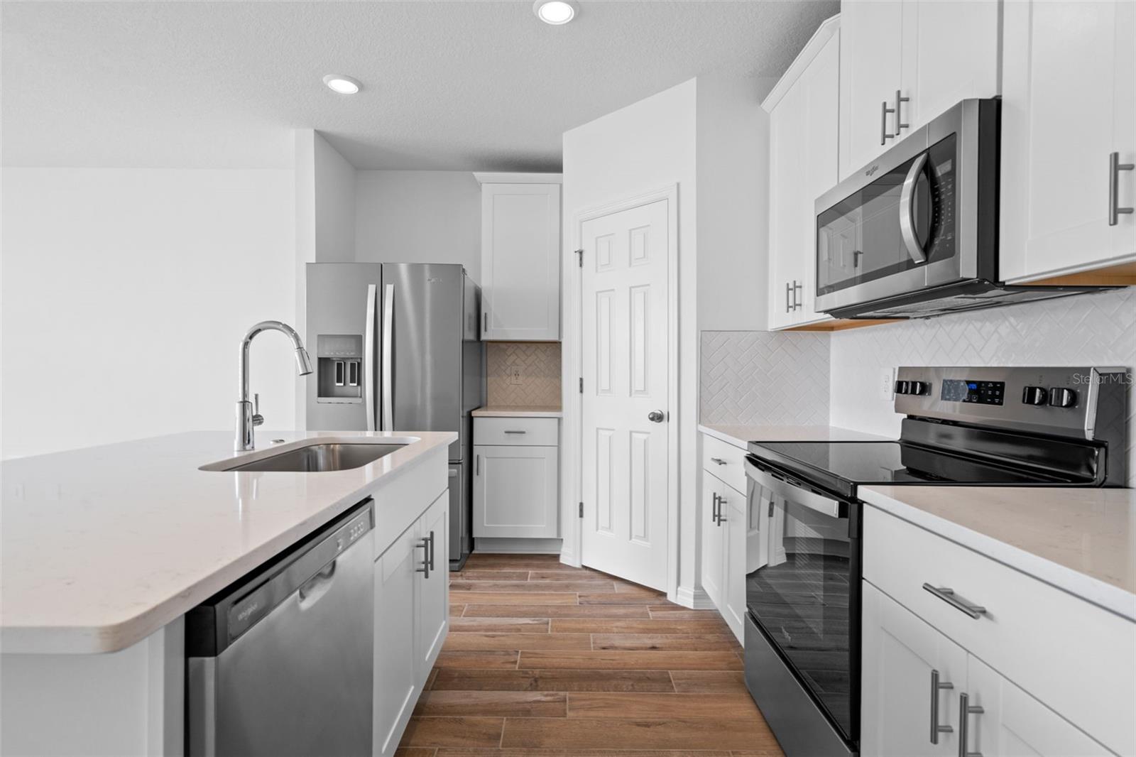 Image 8 of 29 For 16353 Bird Of Paradise Avenue