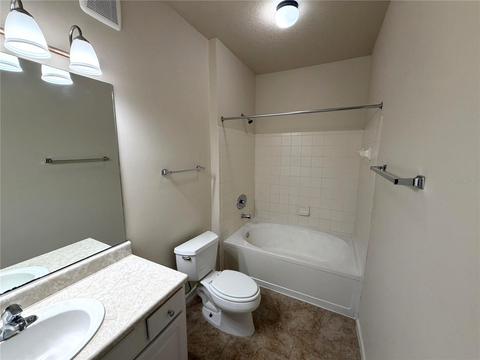 Image 13 of 35 For 18022 Villa Creek Drive 18022