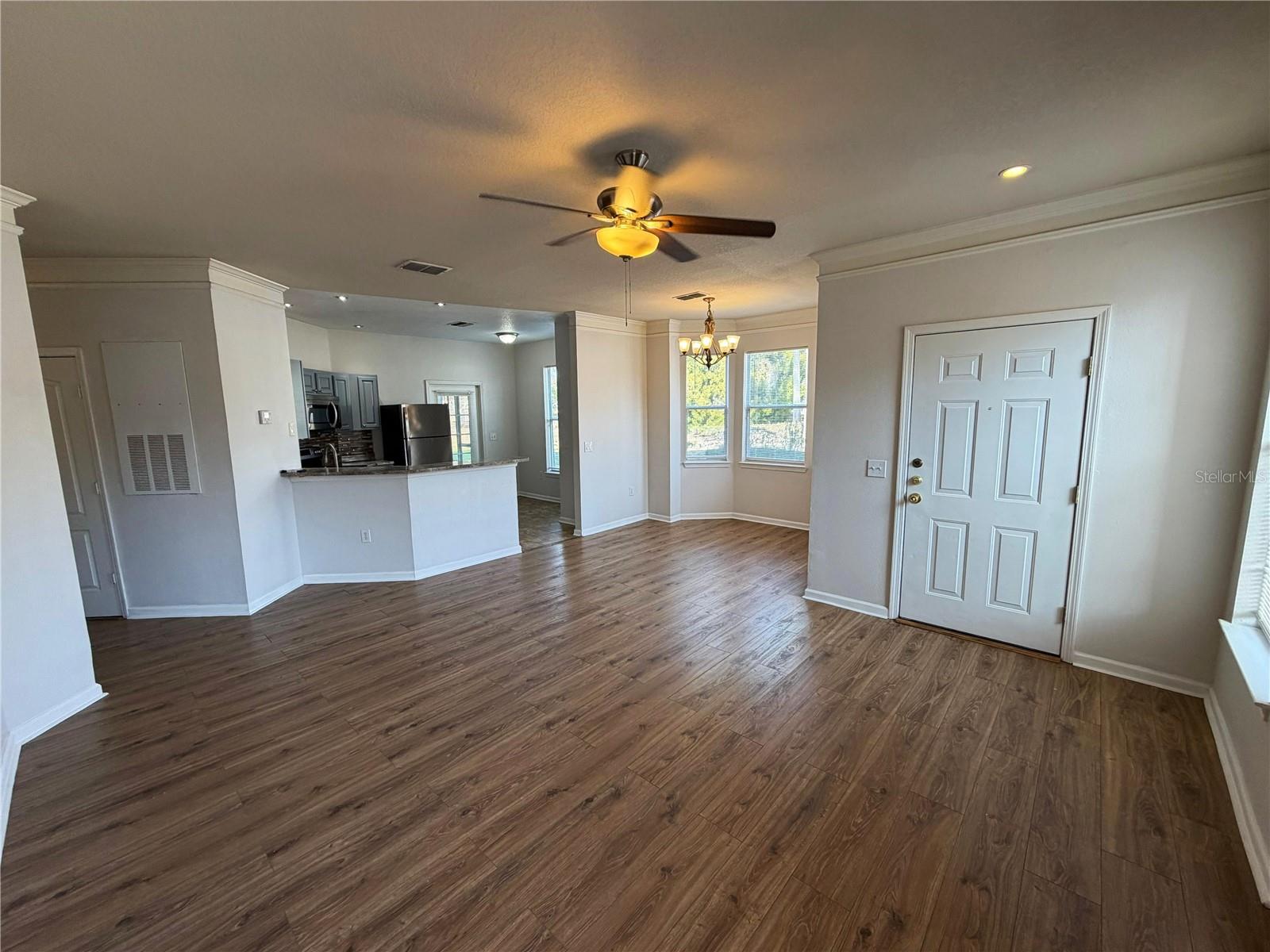 Image 3 of 35 For 18022 Villa Creek Drive 18022