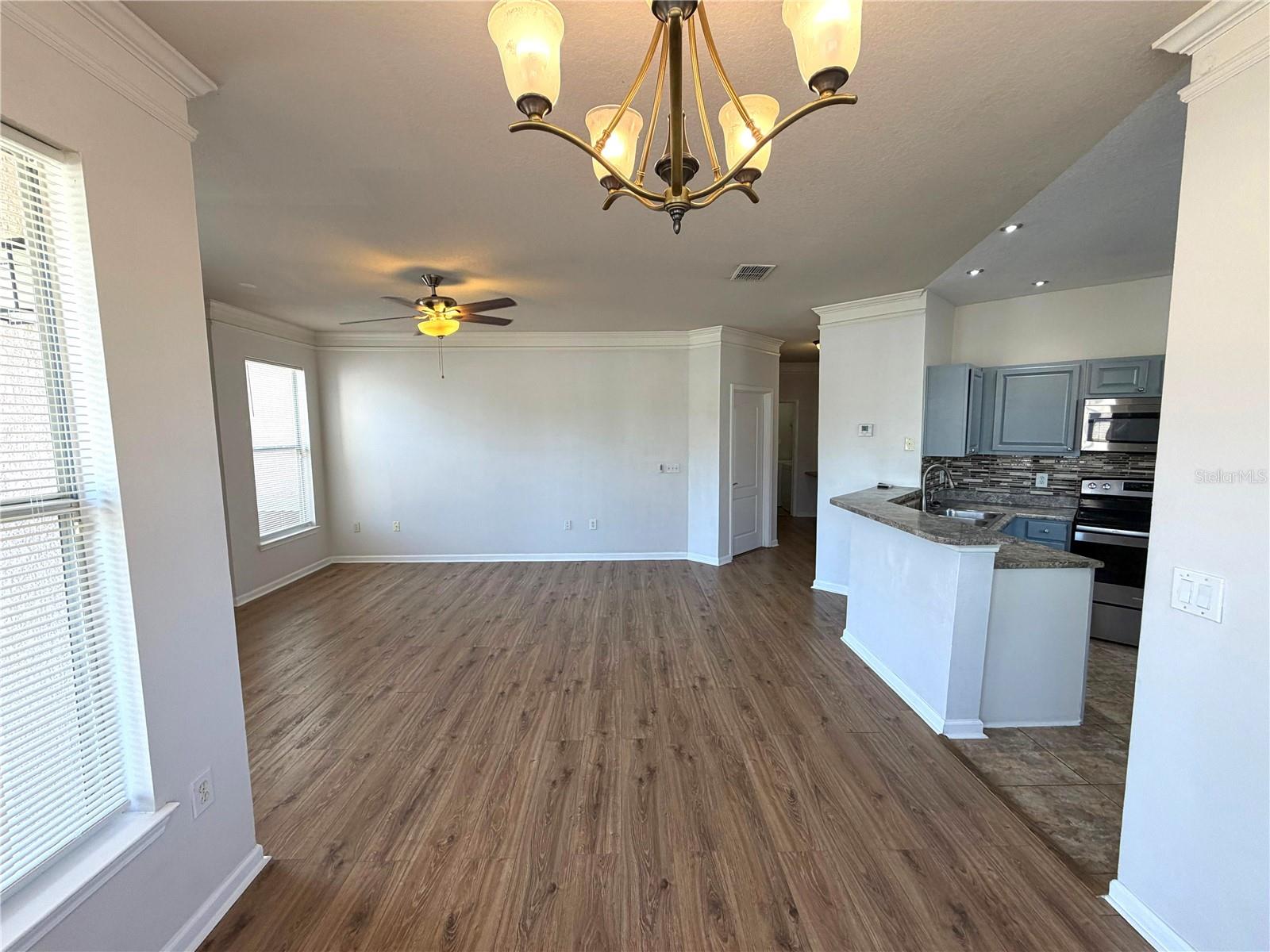 Image 5 of 35 For 18022 Villa Creek Drive 18022