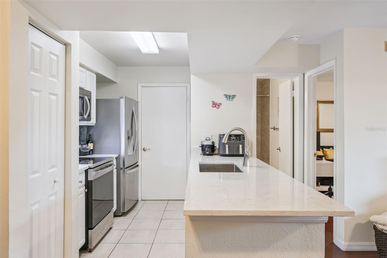 Image 10 of 40 For 3032 Parkway Boulevard 305