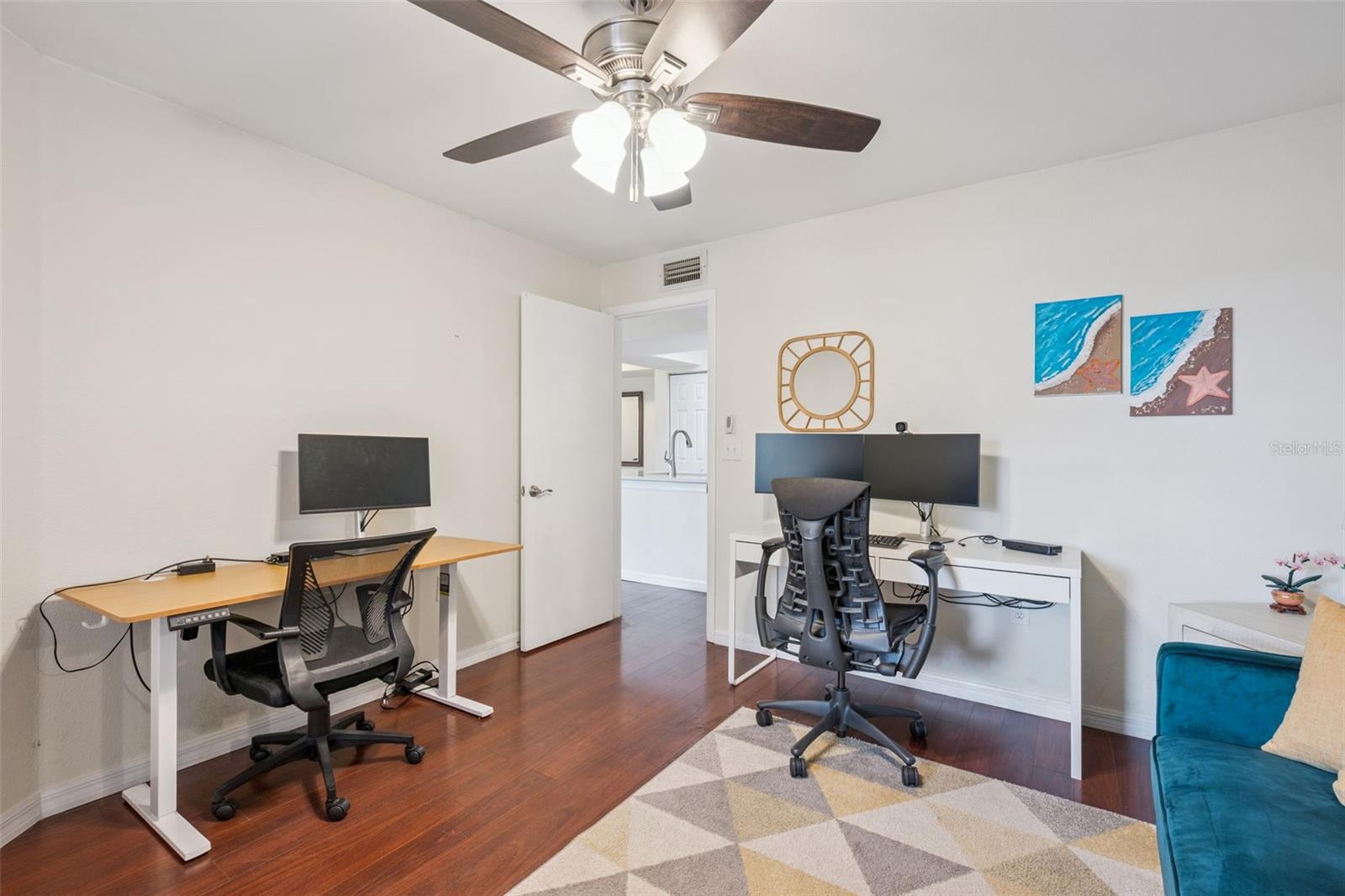 Image 12 of 40 For 3032 Parkway Boulevard 305